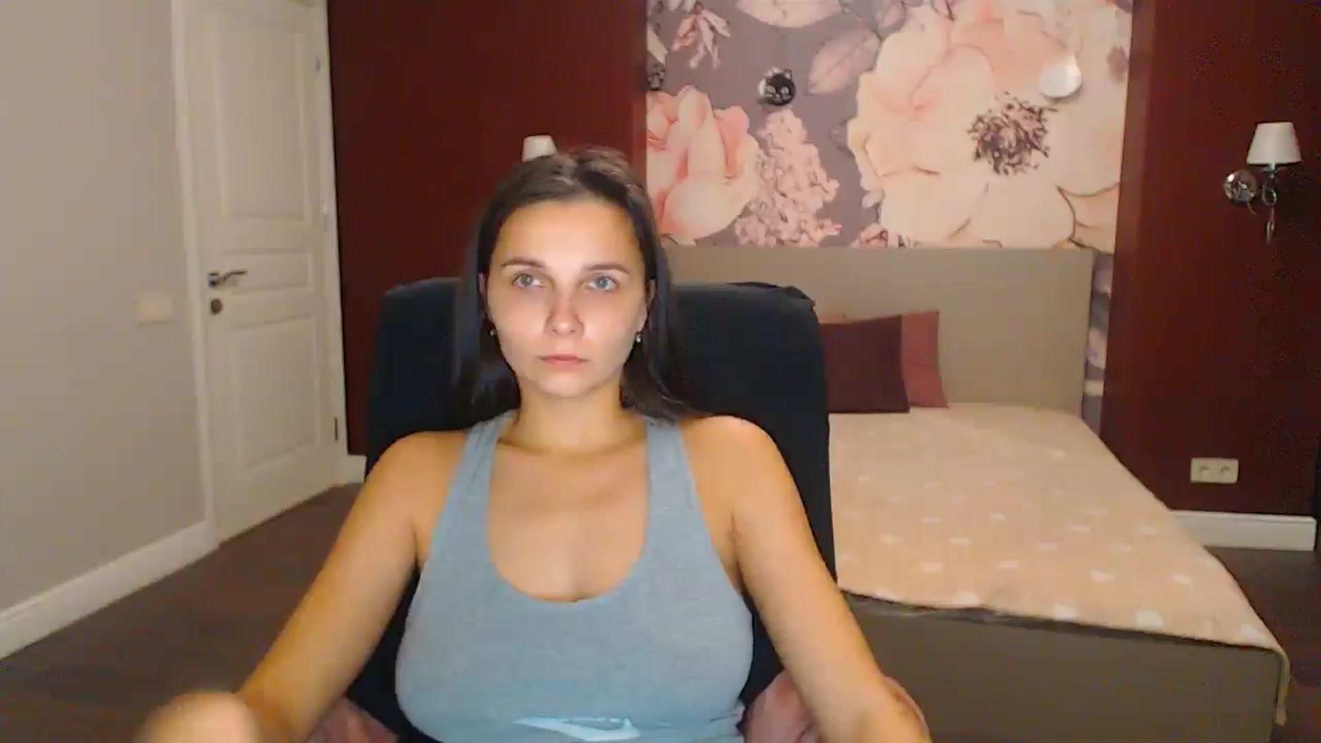 Gallery image thumbnail from Karina_Mils's myfreecams stream on, 12/07/2024, 18:36 image 18 of 20