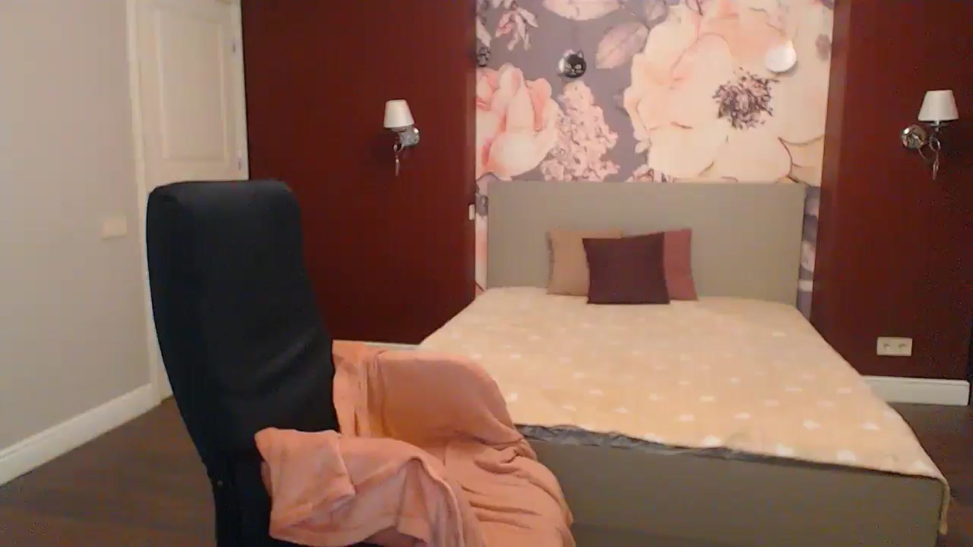 Gallery image thumbnail from Karina_Mils's myfreecams stream on, 12/07/2024, 18:36 image 14 of 20