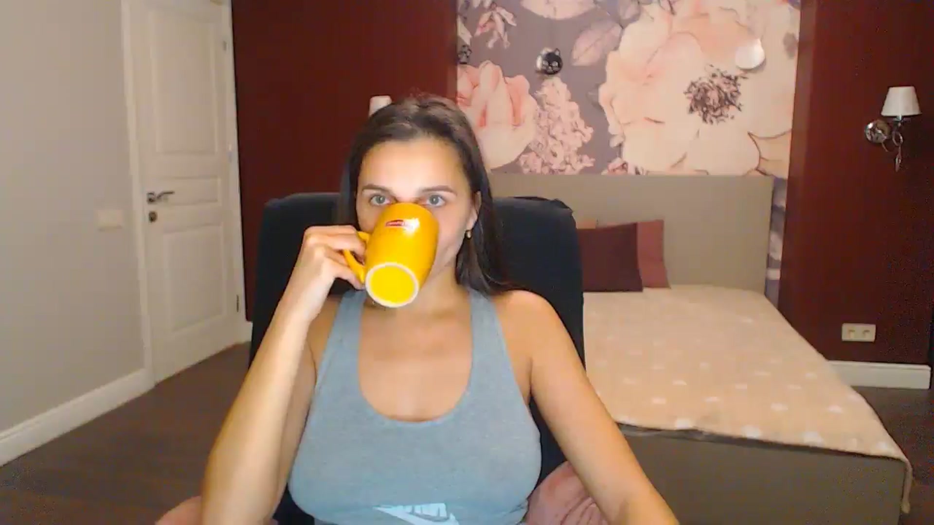 Gallery image thumbnail from Karina_Mils's myfreecams stream on, 12/07/2024, 18:36 image 15 of 20