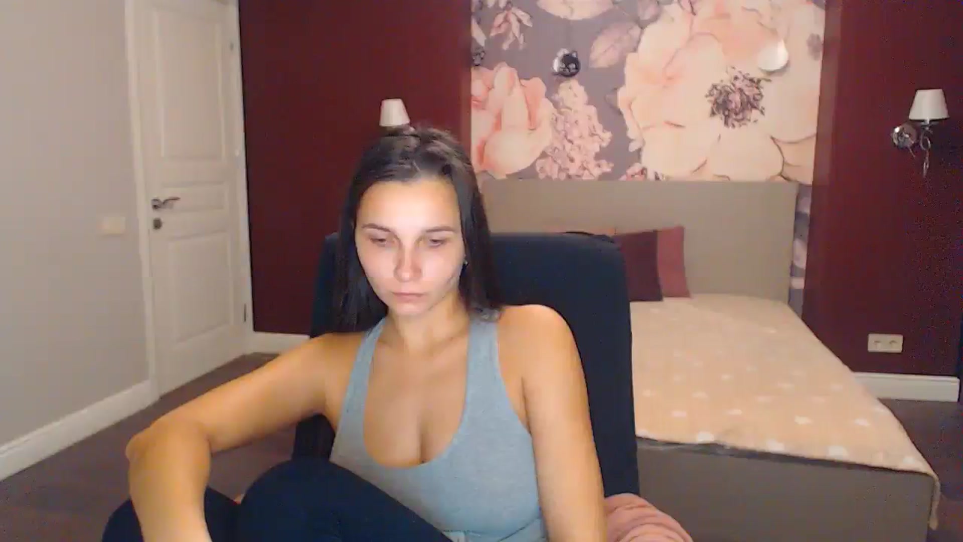 Gallery image thumbnail from Karina_Mils's myfreecams stream on, 12/07/2024, 18:36 image 5 of 20