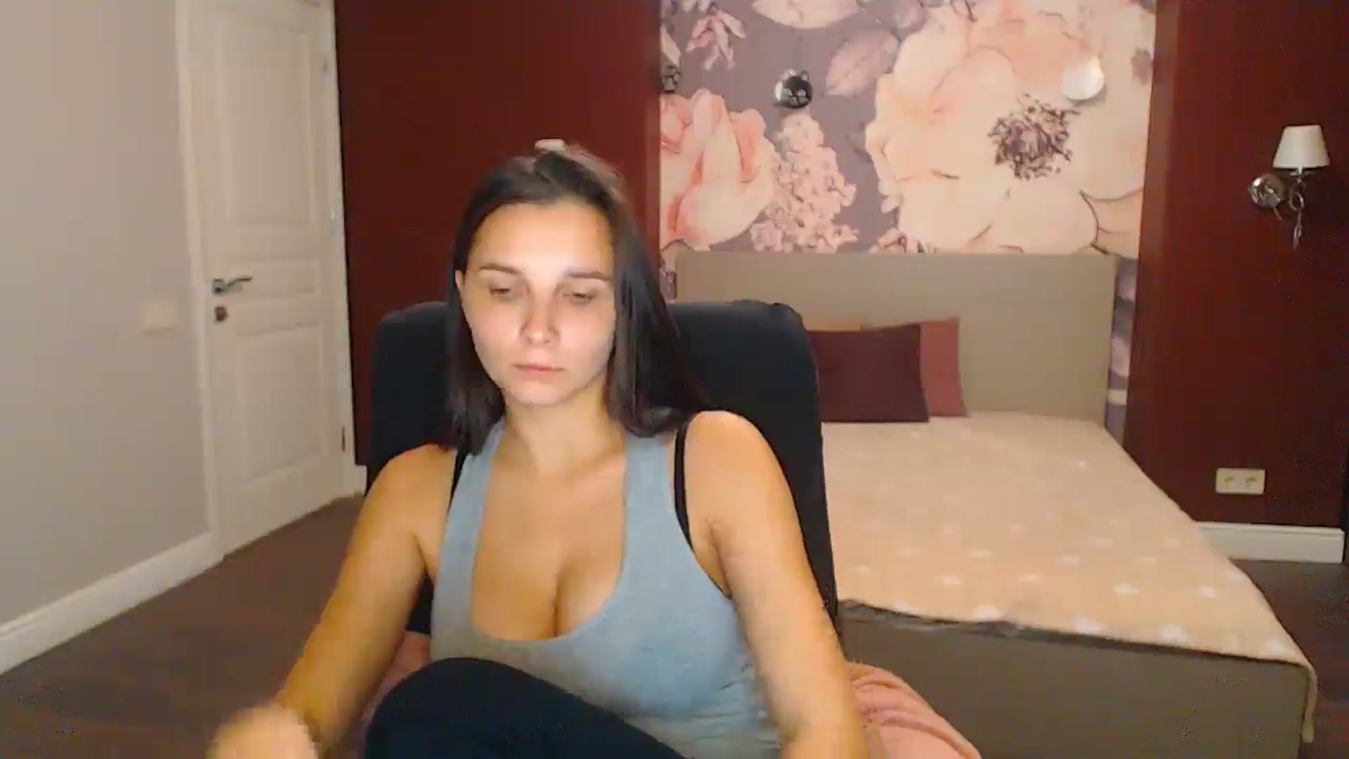 Gallery image thumbnail from Karina_Mils's myfreecams stream on, 12/07/2024, 19:20 image 19 of 20