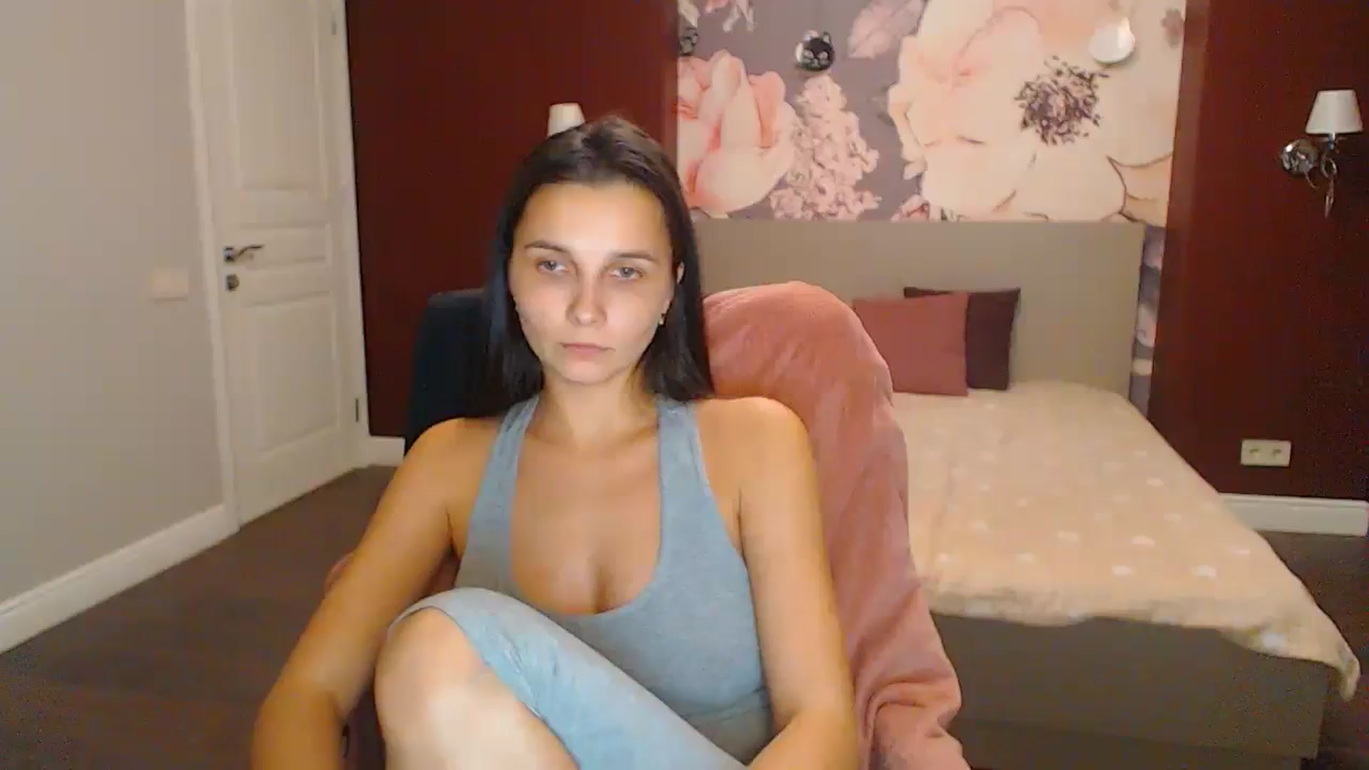 Gallery image thumbnail from Karina_Mils's myfreecams stream on, 12/08/2024, 17:51 image 1 of 20
