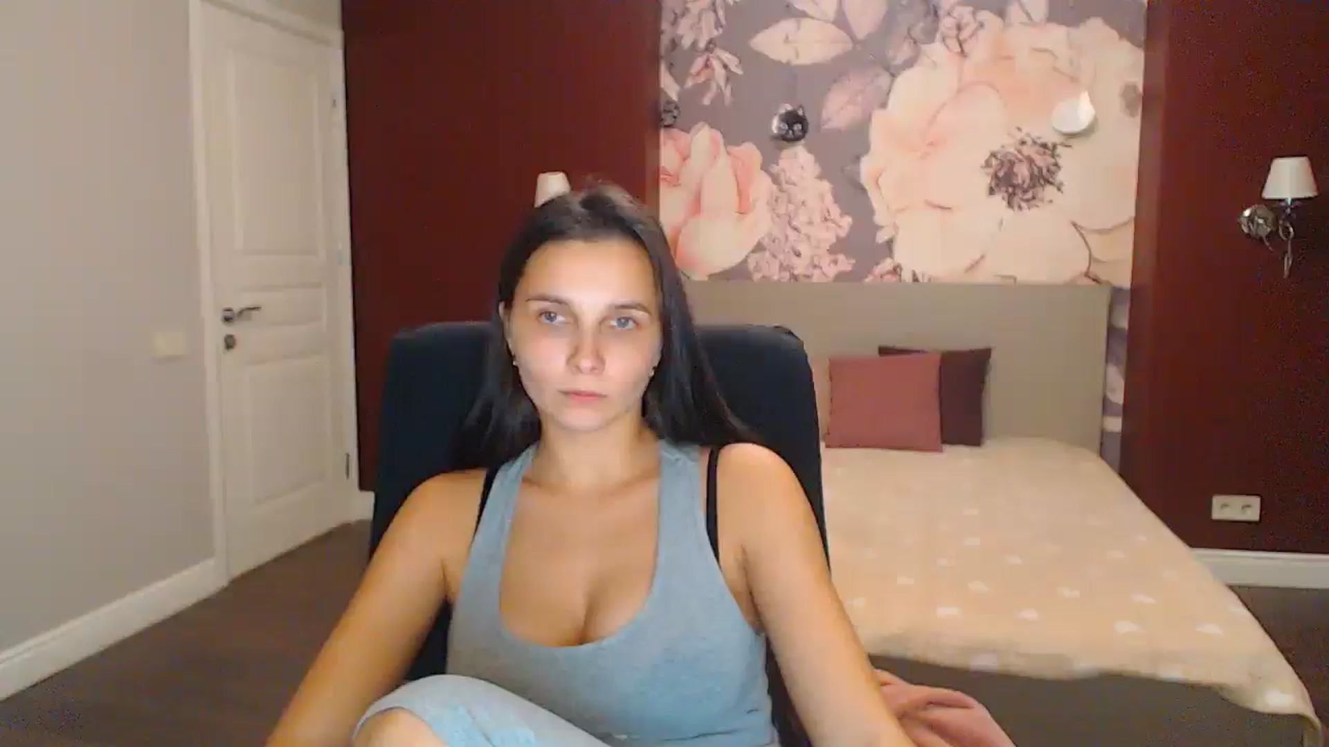 Gallery image thumbnail from Karina_Mils's myfreecams stream on, 12/08/2024, 18:33 image 2 of 20