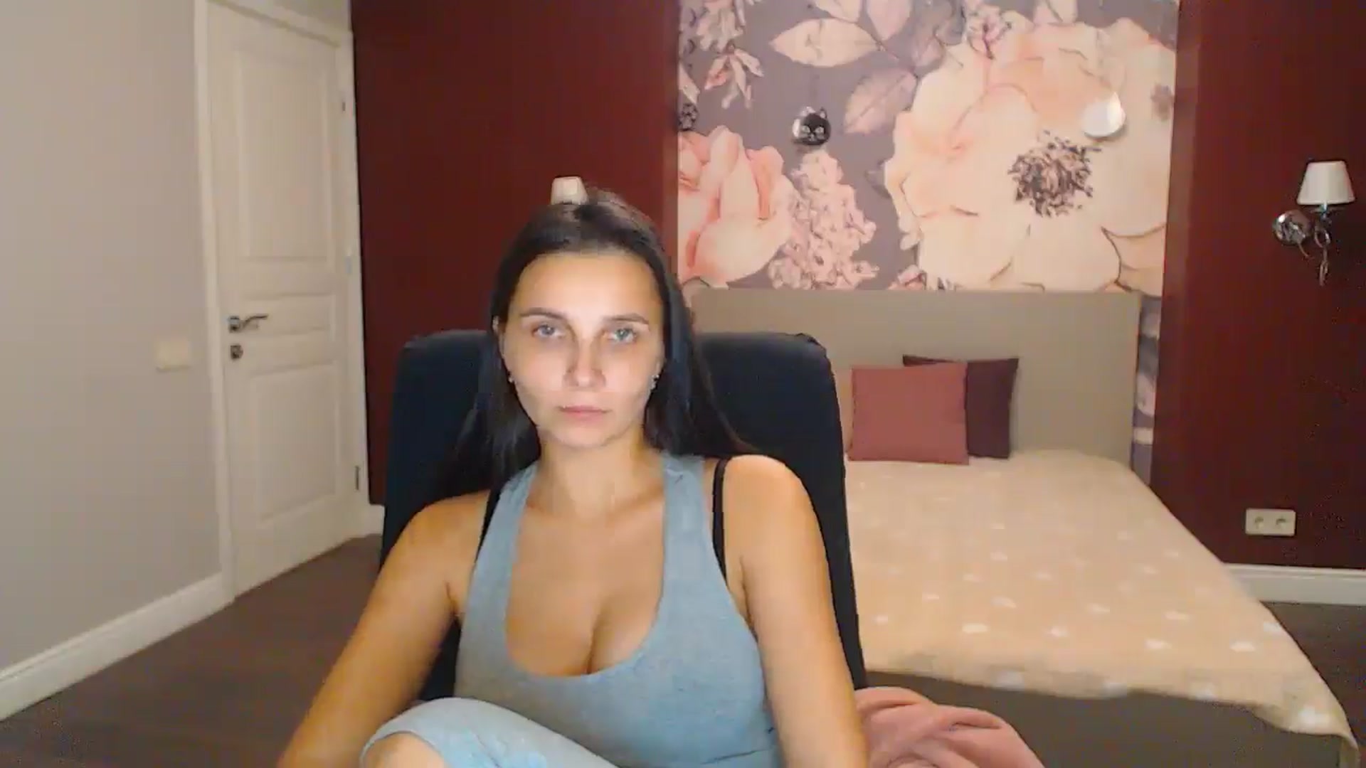 Gallery image thumbnail from Karina_Mils's myfreecams stream on, 12/08/2024, 18:33 image 11 of 20