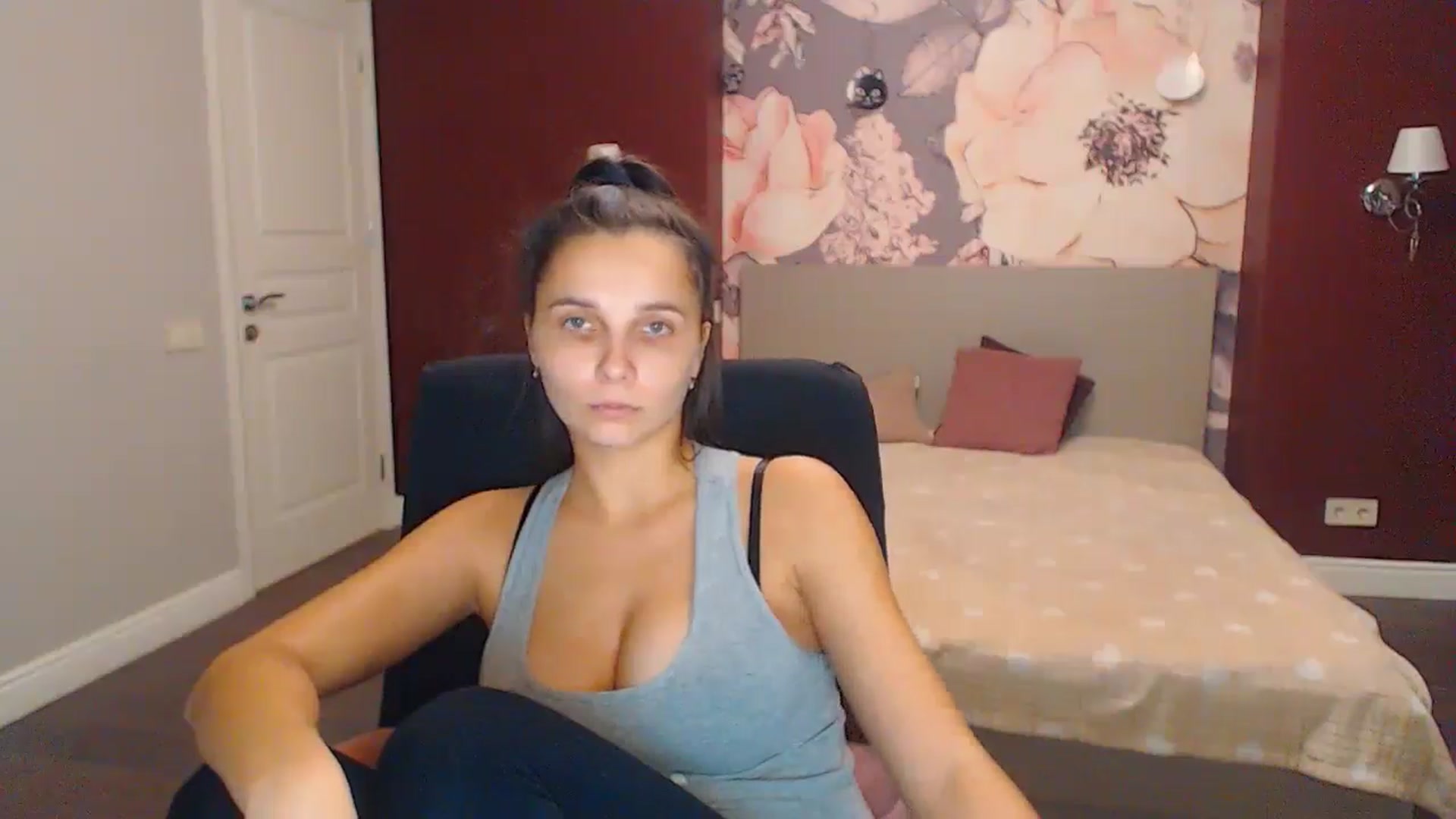 Gallery image thumbnail from Karina_Mils's myfreecams stream on, 12/09/2024, 11:18 image 11 of 20