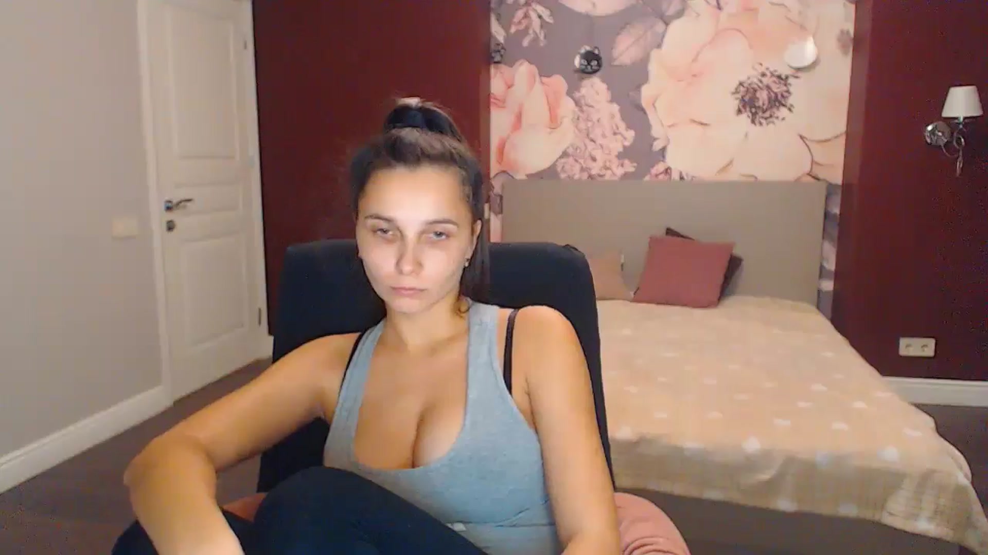Gallery image thumbnail from Karina_Mils's myfreecams stream on, 12/09/2024, 11:18 image 18 of 20