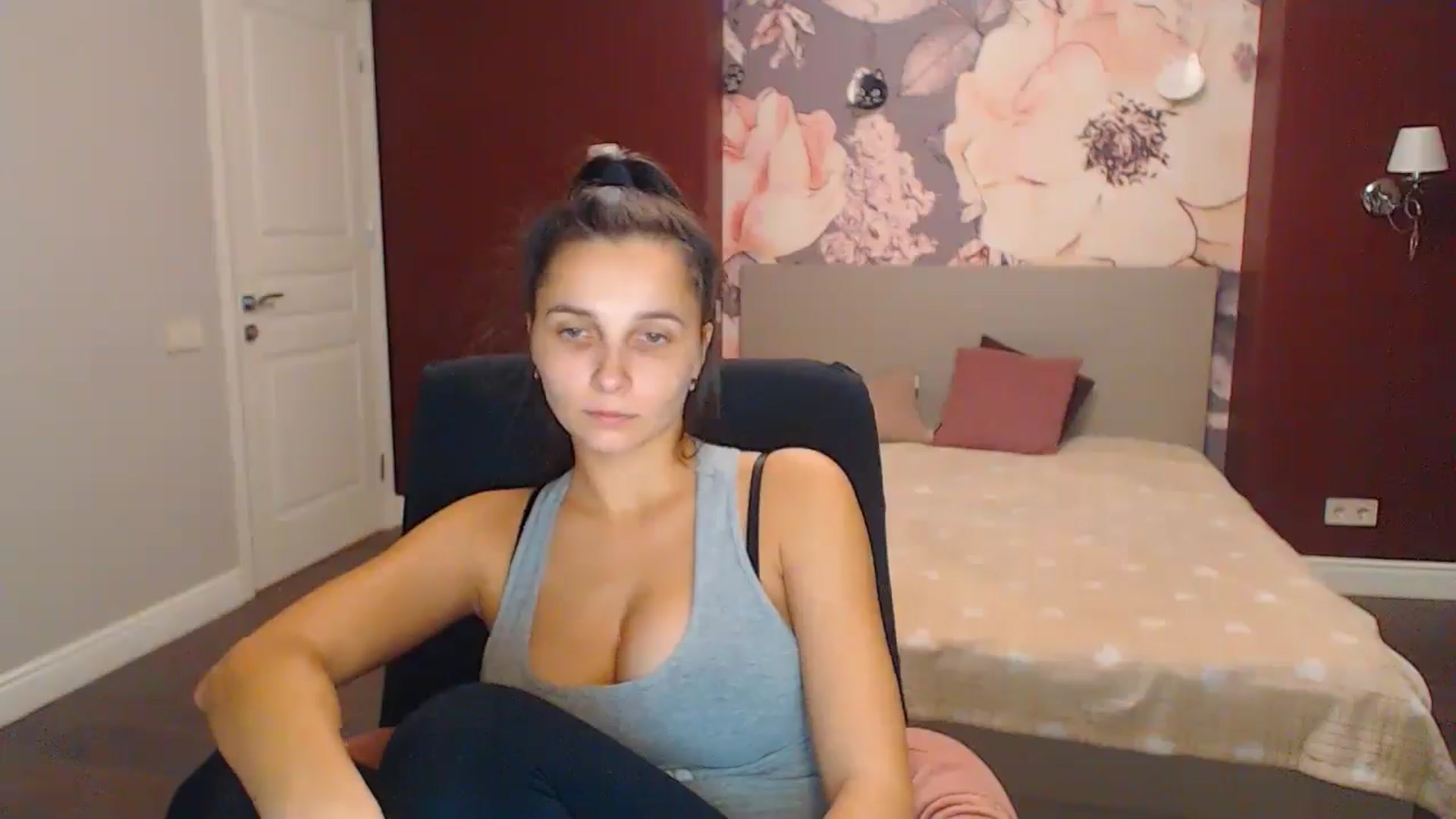 Gallery image thumbnail from Karina_Mils's myfreecams stream on, 12/09/2024, 11:18 image 5 of 20