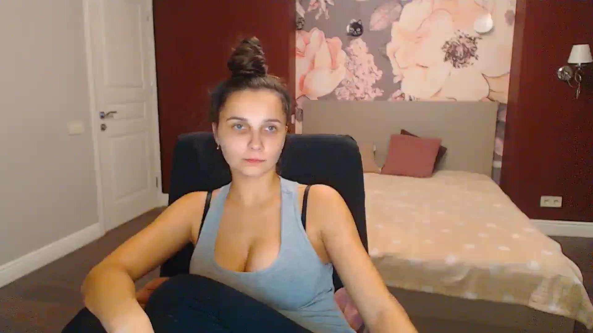 Gallery image thumbnail from Karina_Mils's myfreecams stream on, 12/09/2024, 12:17 image 19 of 20