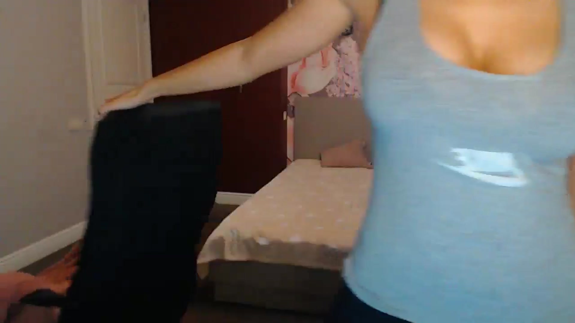 Gallery image thumbnail from Karina_Mils's myfreecams stream on, 12/09/2024, 12:17 image 15 of 20