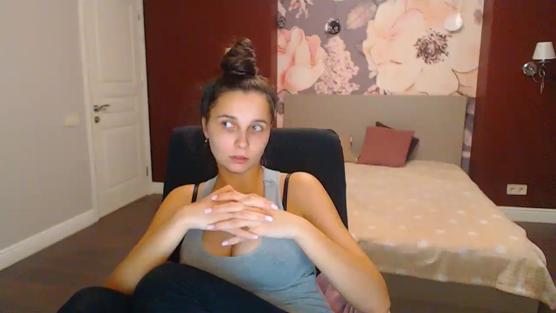 Gallery image thumbnail from Karina_Mils's myfreecams stream on, 12/09/2024, 12:32 image 6 of 20