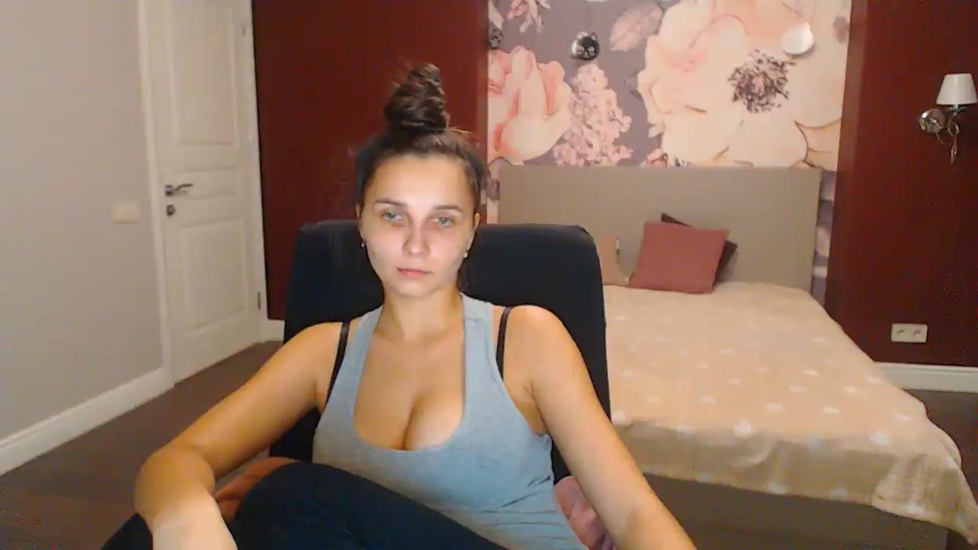 Gallery image thumbnail from Karina_Mils's myfreecams stream on, 12/09/2024, 12:32 image 2 of 20
