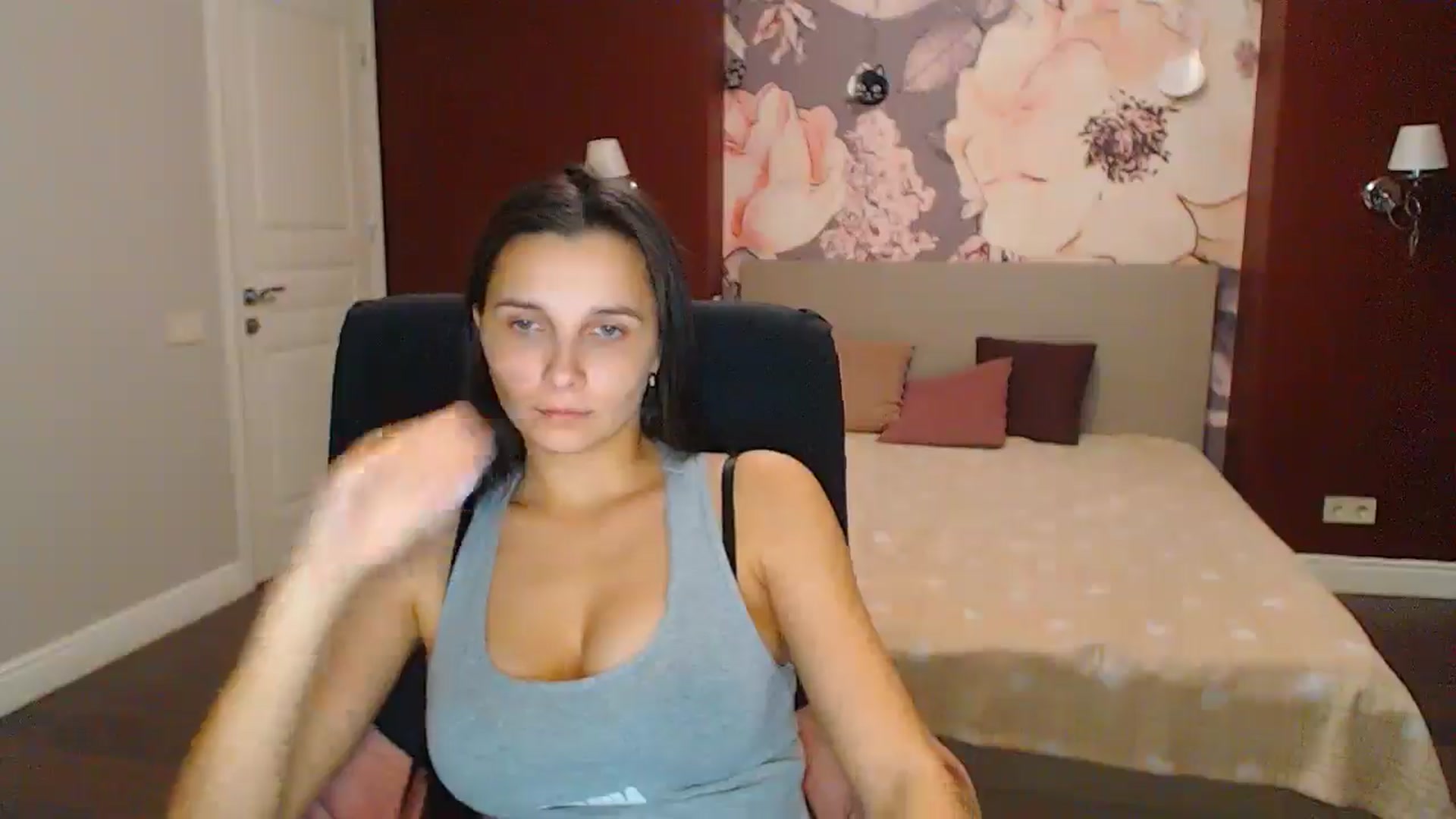 Gallery image thumbnail from Karina_Mils's myfreecams stream on, 12/14/2024, 18:25 image 20 of 20
