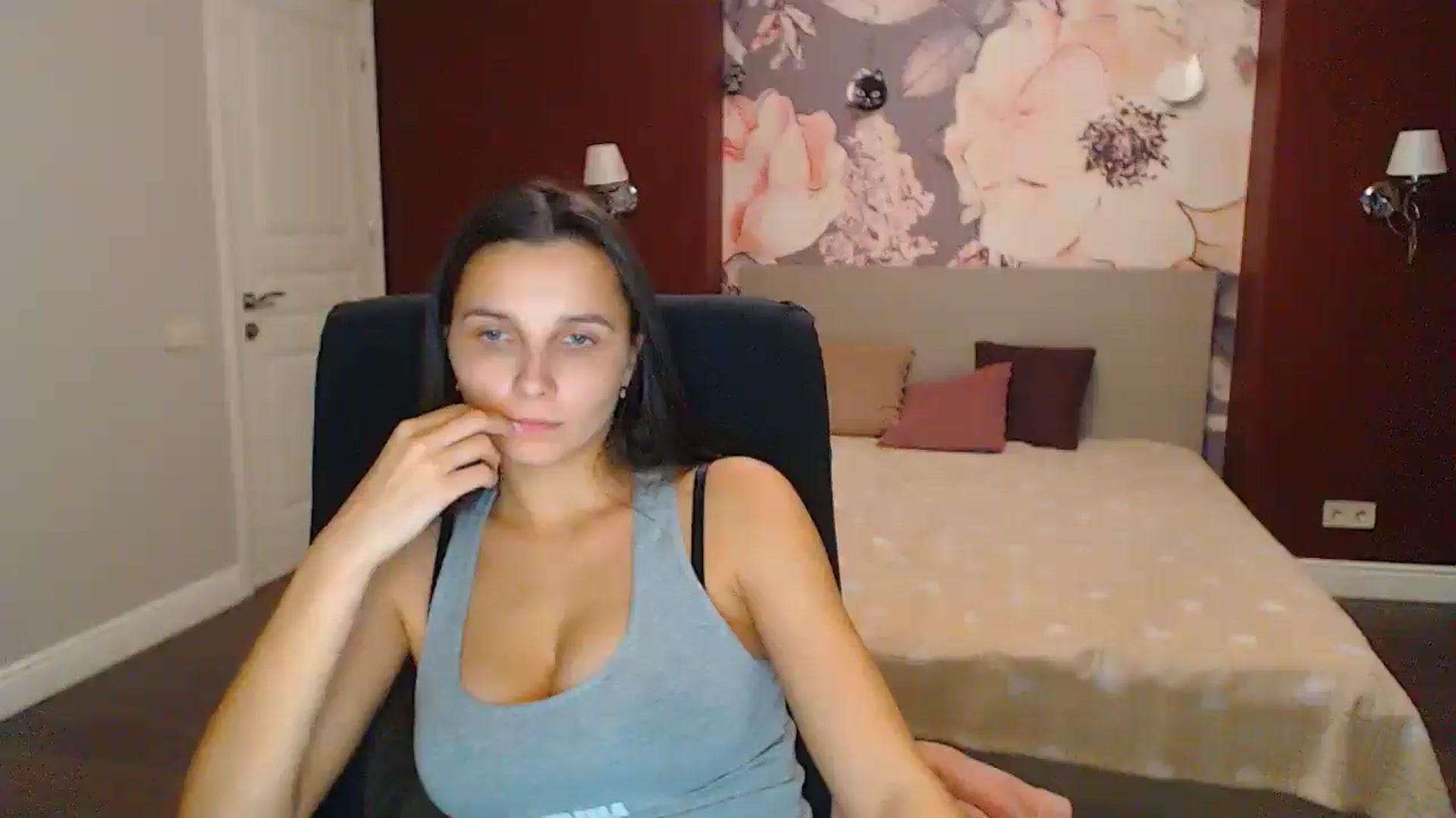 Gallery image thumbnail from Karina_Mils's myfreecams stream on, 12/14/2024, 19:58 image 20 of 20