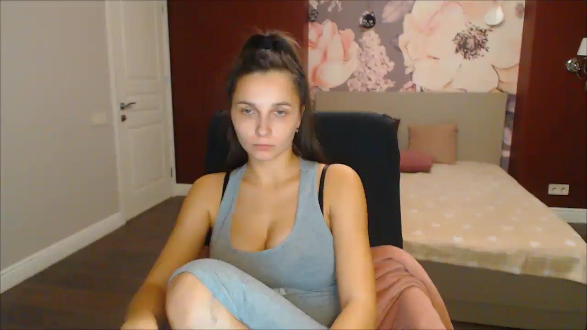 Gallery image thumbnail from Karina_Mils's myfreecams stream on, 12/21/2024, 17:42 image 11 of 20