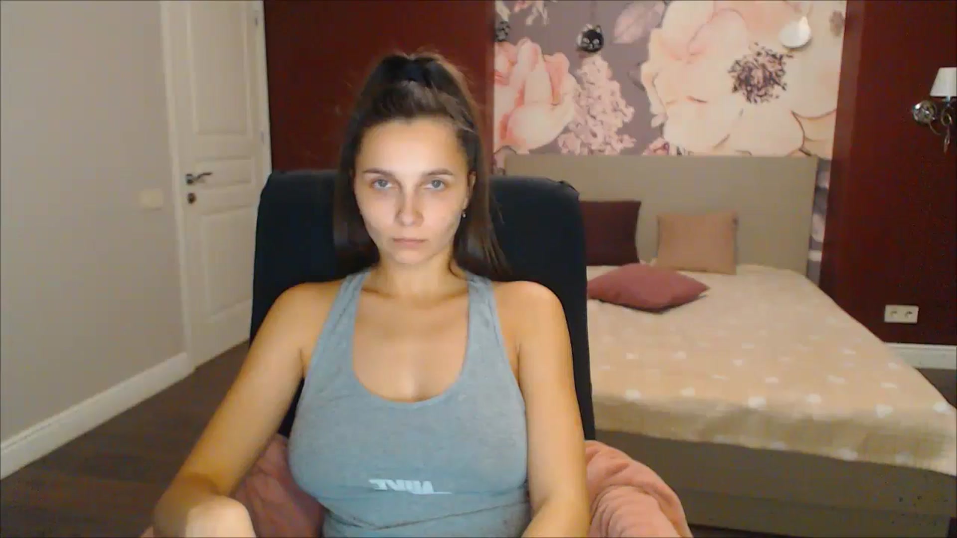 Gallery image thumbnail from Karina_Mils's myfreecams stream on, 12/21/2024, 18:58 image 16 of 20