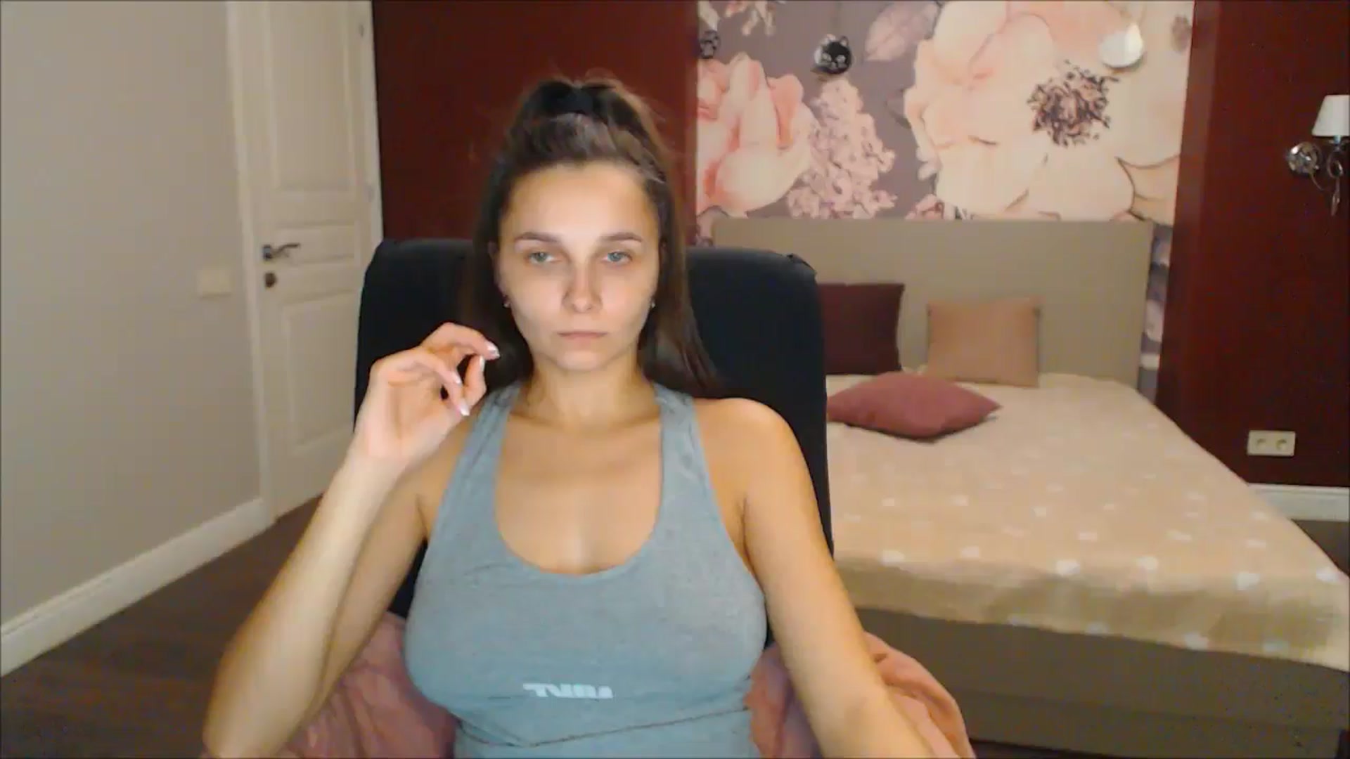 Gallery image thumbnail from Karina_Mils's myfreecams stream on, 12/21/2024, 18:58 image 20 of 20