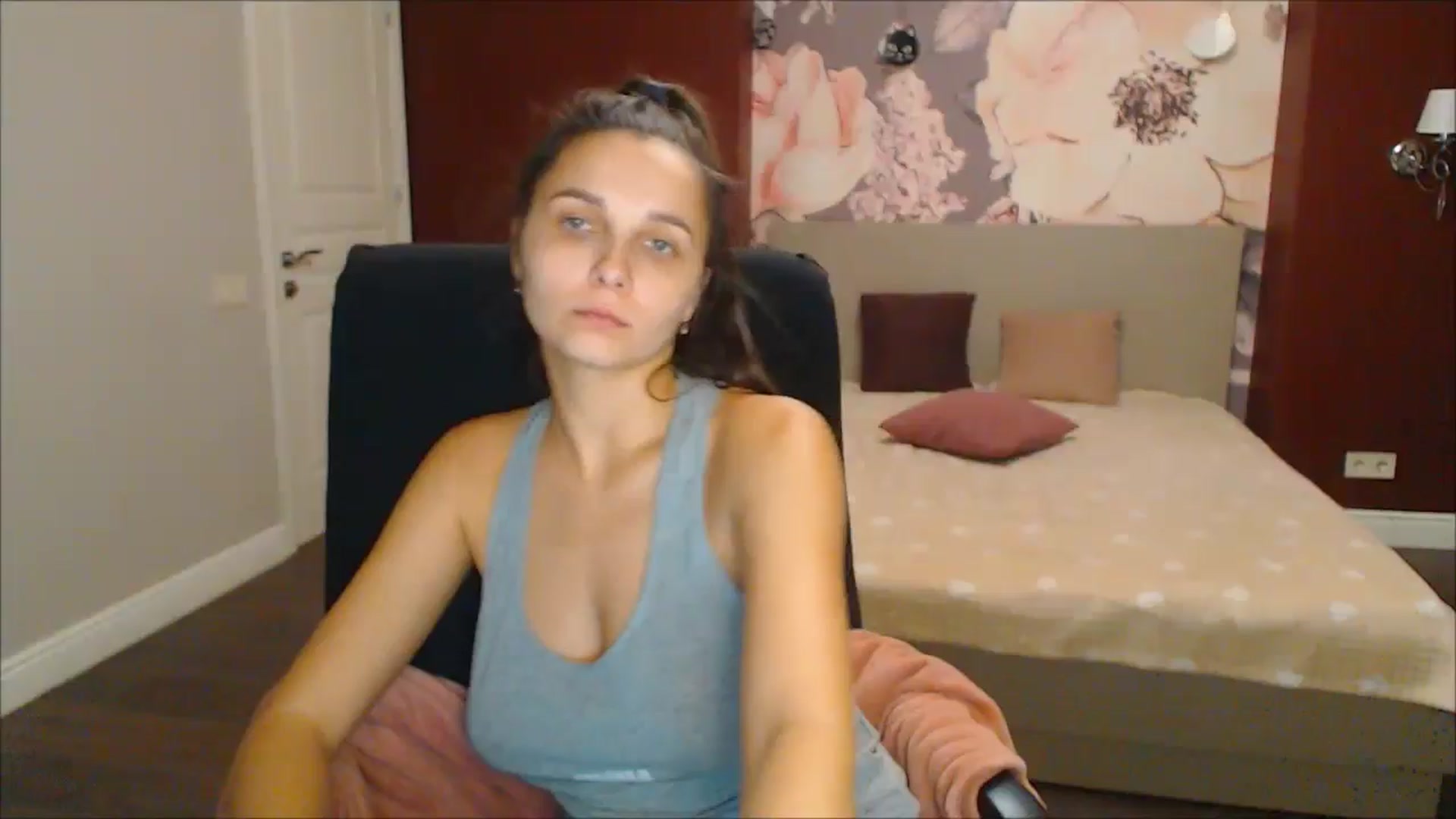 Gallery image thumbnail from Karina_Mils's myfreecams stream on, 12/21/2024, 18:58 image 1 of 20