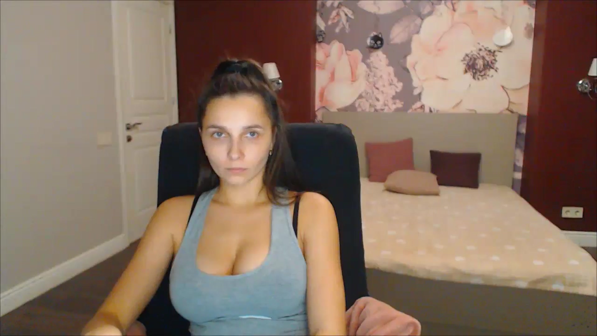 Gallery image thumbnail from Karina_Mils's myfreecams stream on, 12/22/2024, 18:54 image 20 of 20