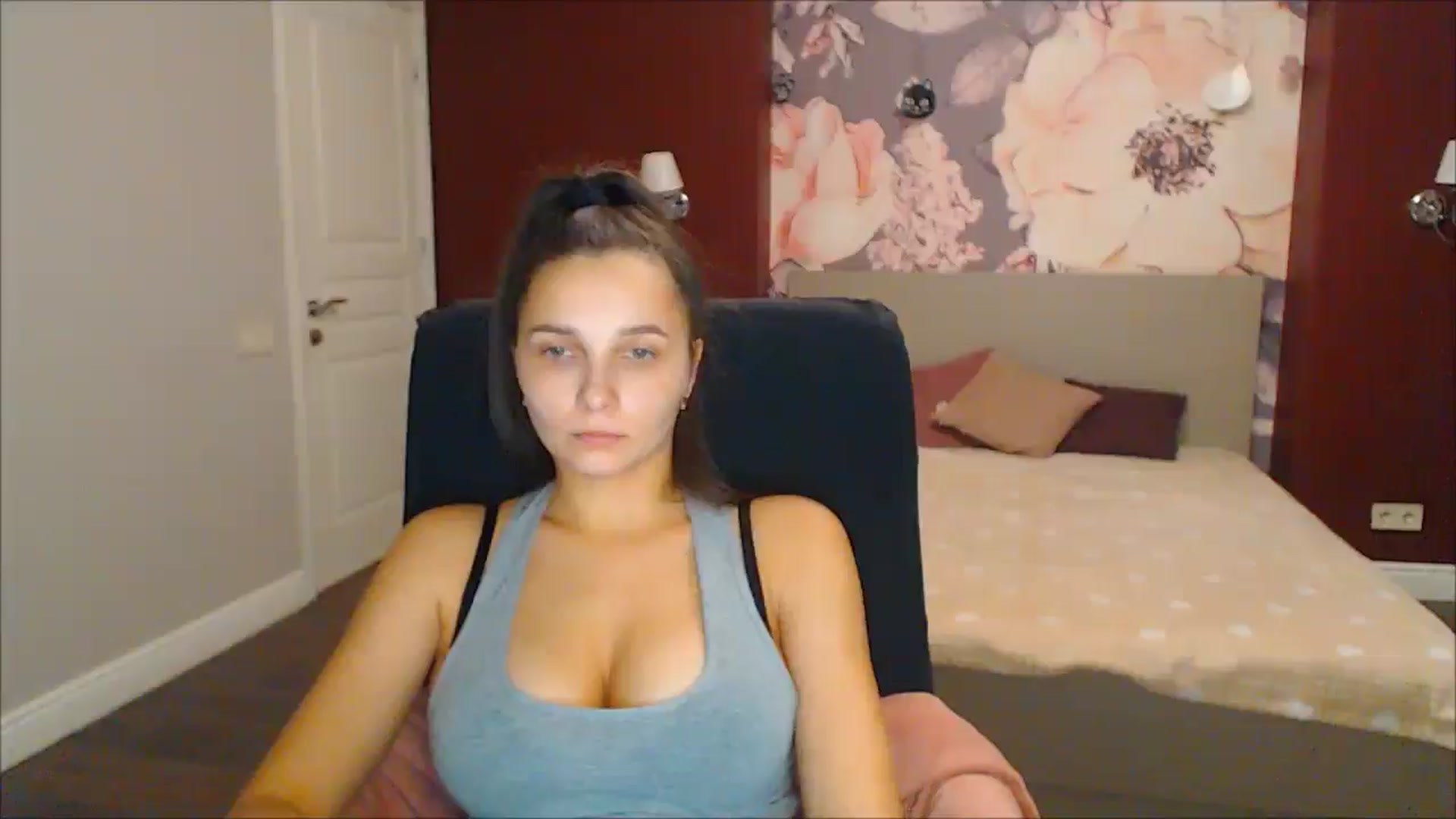 Gallery image thumbnail from Karina_Mils's myfreecams stream on, 12/23/2024, 11:51 image 16 of 20