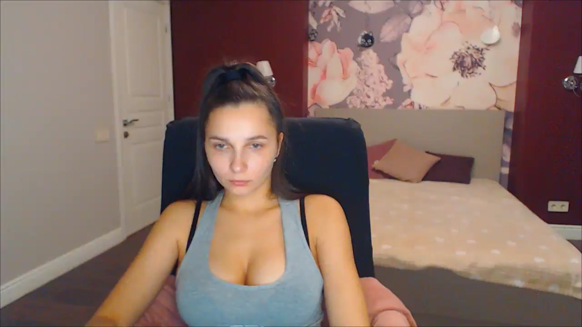 Gallery image thumbnail from Karina_Mils's myfreecams stream on, 12/23/2024, 11:51 image 7 of 20