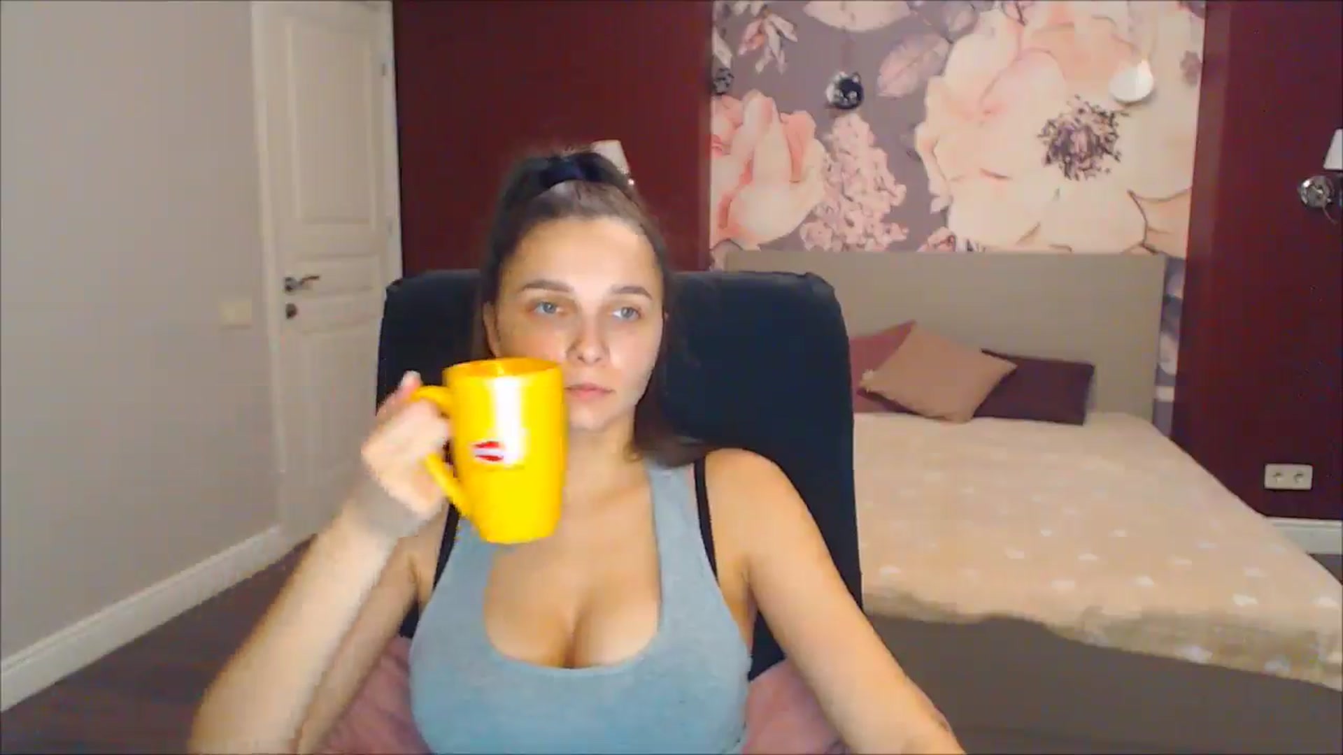 Gallery image thumbnail from Karina_Mils's myfreecams stream on, 12/23/2024, 11:51 image 6 of 20
