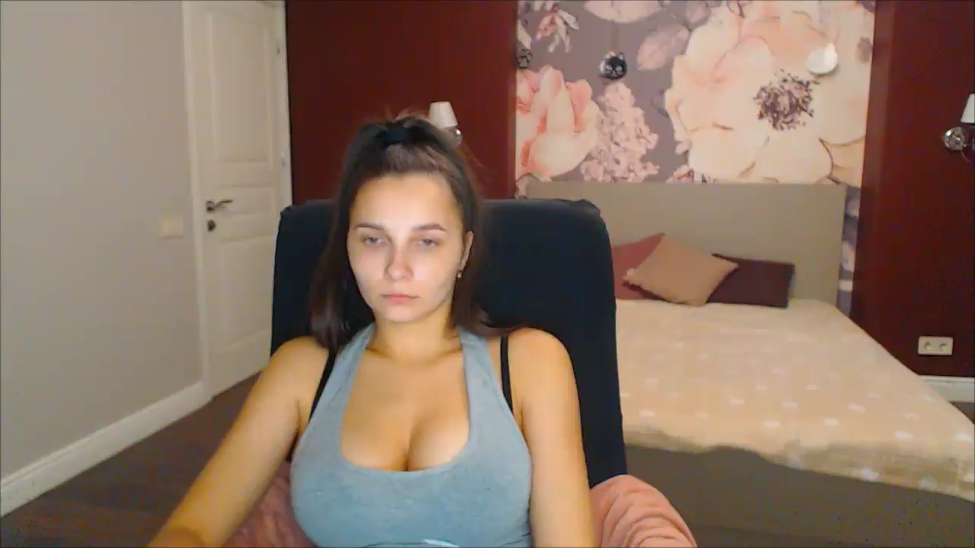 Gallery image thumbnail from Karina_Mils's myfreecams stream on, 12/23/2024, 11:51 image 18 of 20