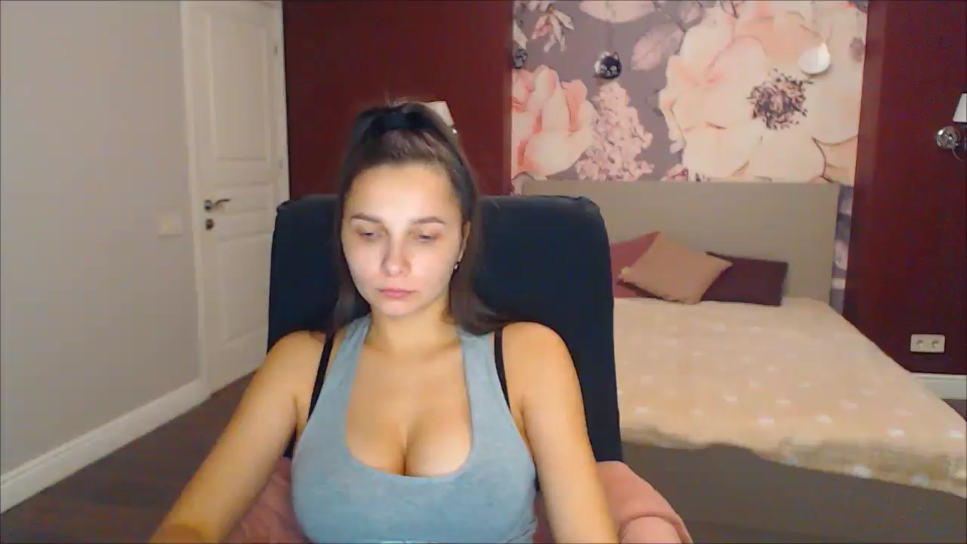 Gallery image thumbnail from Karina_Mils's myfreecams stream on, 12/23/2024, 11:51 image 1 of 20