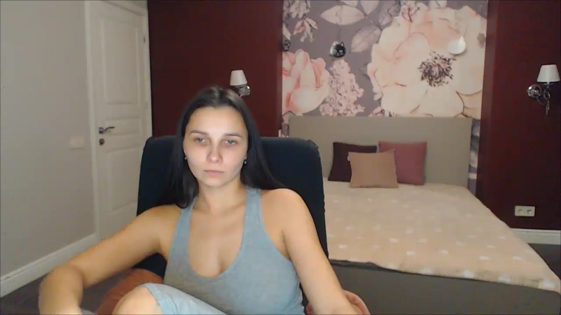 Gallery image thumbnail from Karina_Mils's myfreecams stream on, 12/28/2024, 18:27 image 7 of 20