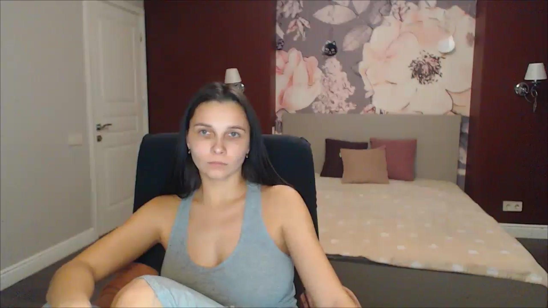 Gallery image thumbnail from Karina_Mils's myfreecams stream on, 12/28/2024, 18:27 image 4 of 20