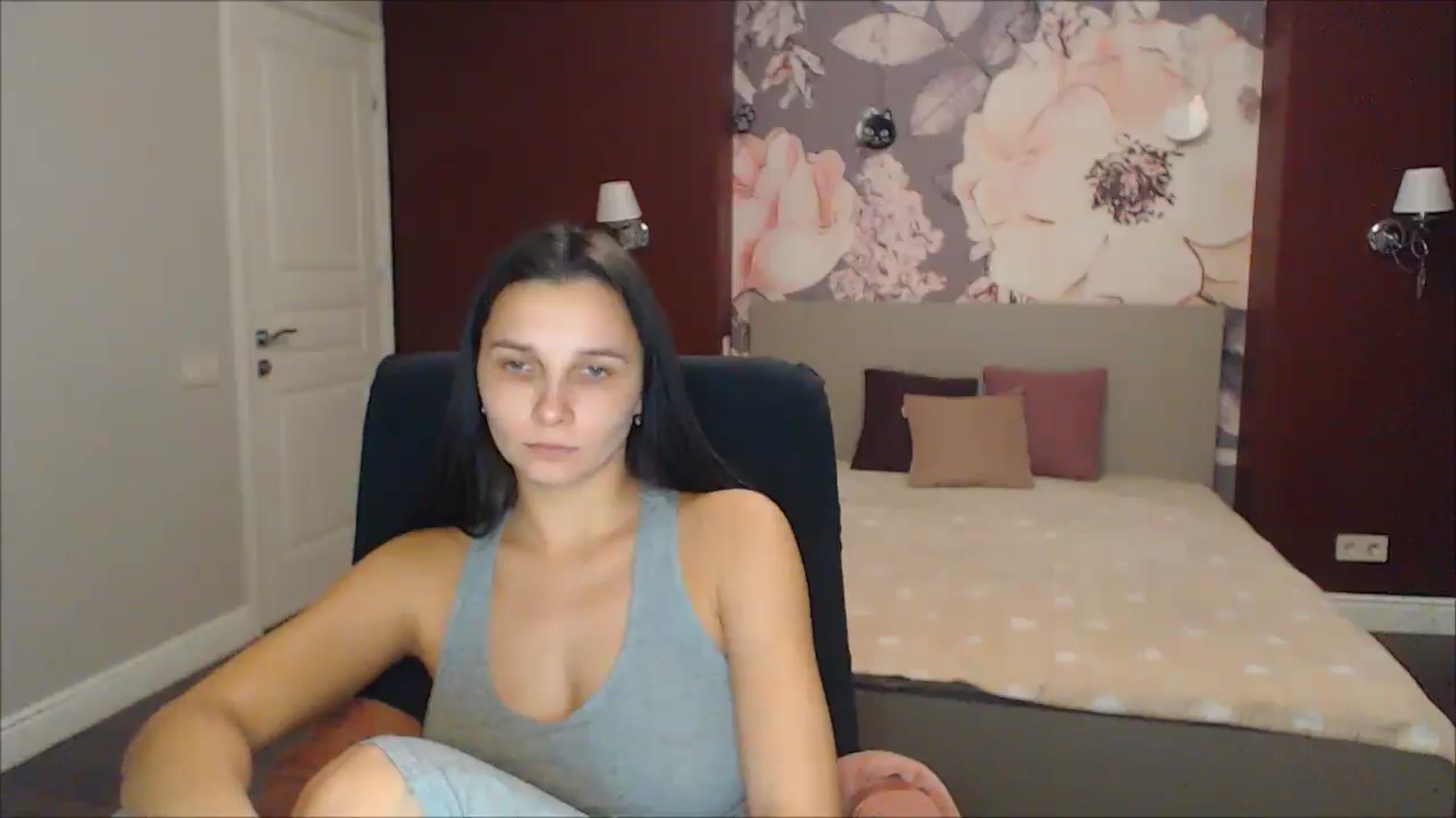 Gallery image thumbnail from Karina_Mils's myfreecams stream on, 12/28/2024, 18:27 image 6 of 20