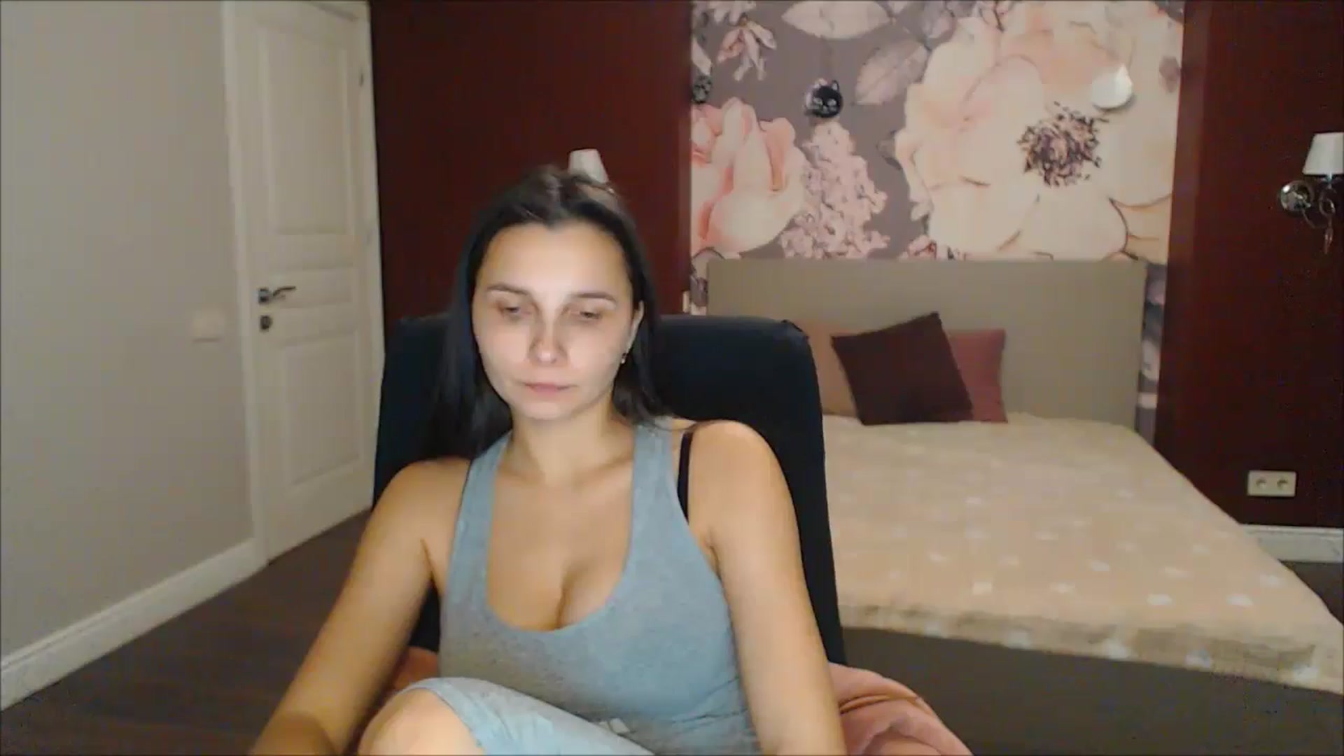 Gallery image thumbnail from Karina_Mils's myfreecams stream on, 12/29/2024, 19:07 image 19 of 20