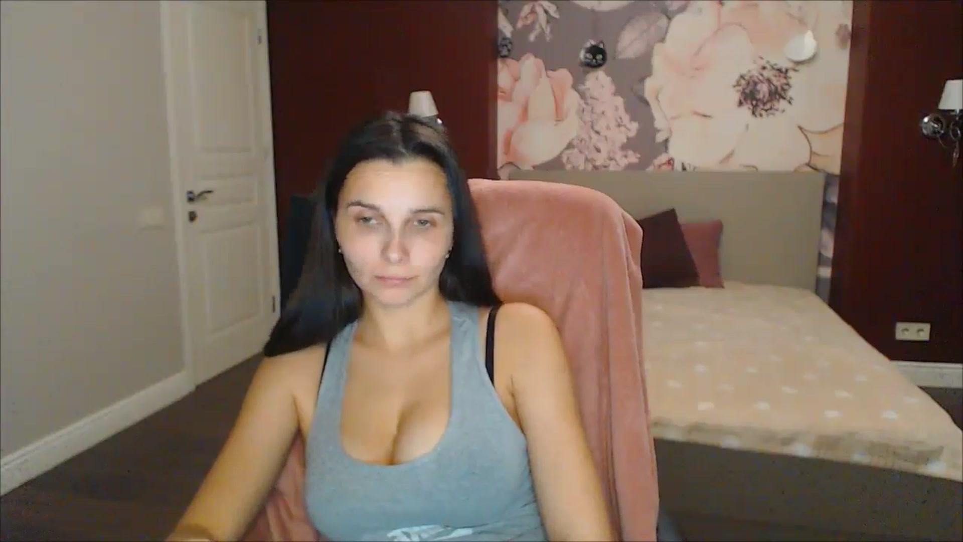 Gallery image thumbnail from Karina_Mils's myfreecams stream on, 12/29/2024, 20:08 image 19 of 20