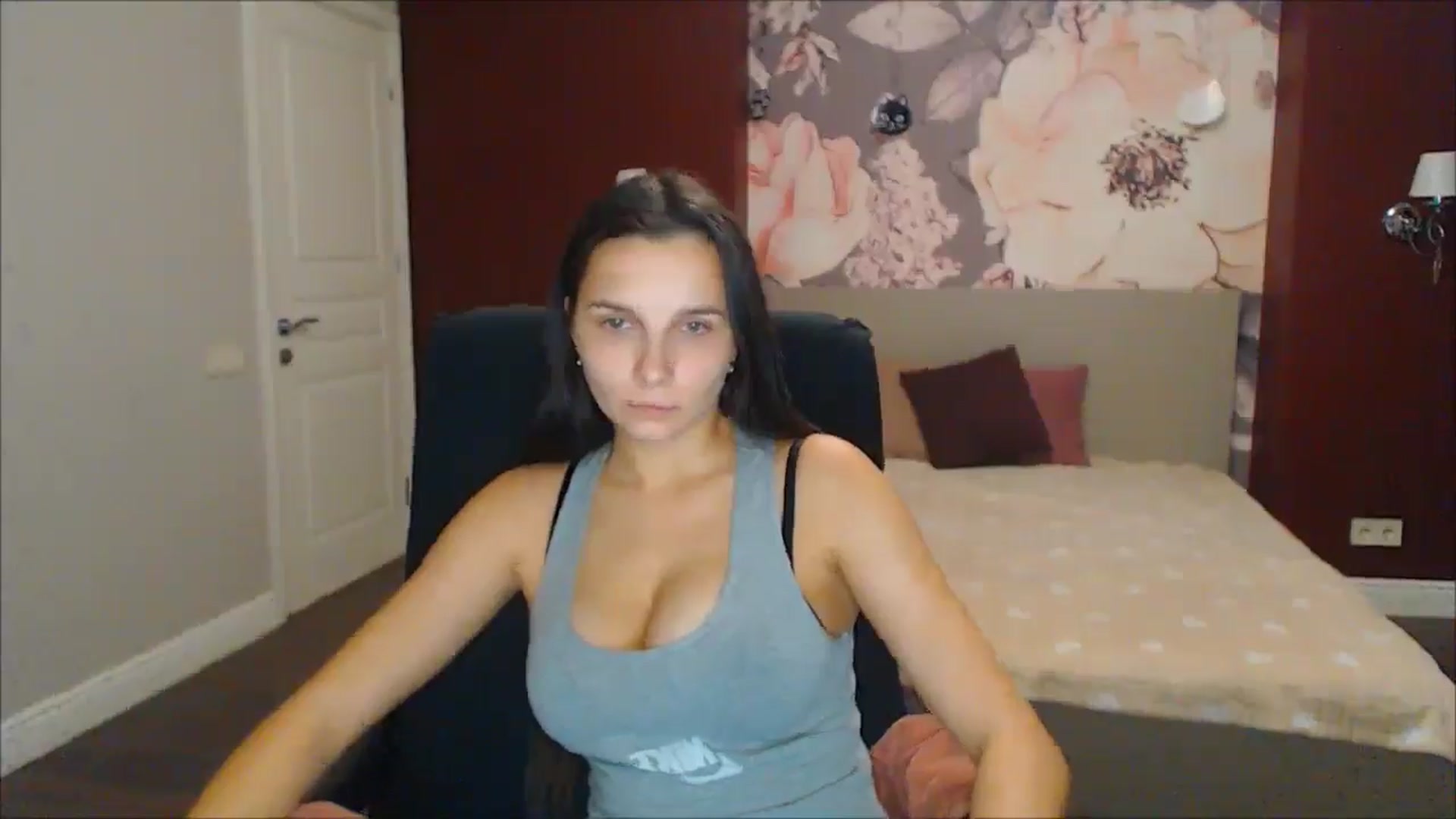 Gallery image thumbnail from Karina_Mils's myfreecams stream on, 12/30/2024, 07:51 image 16 of 20