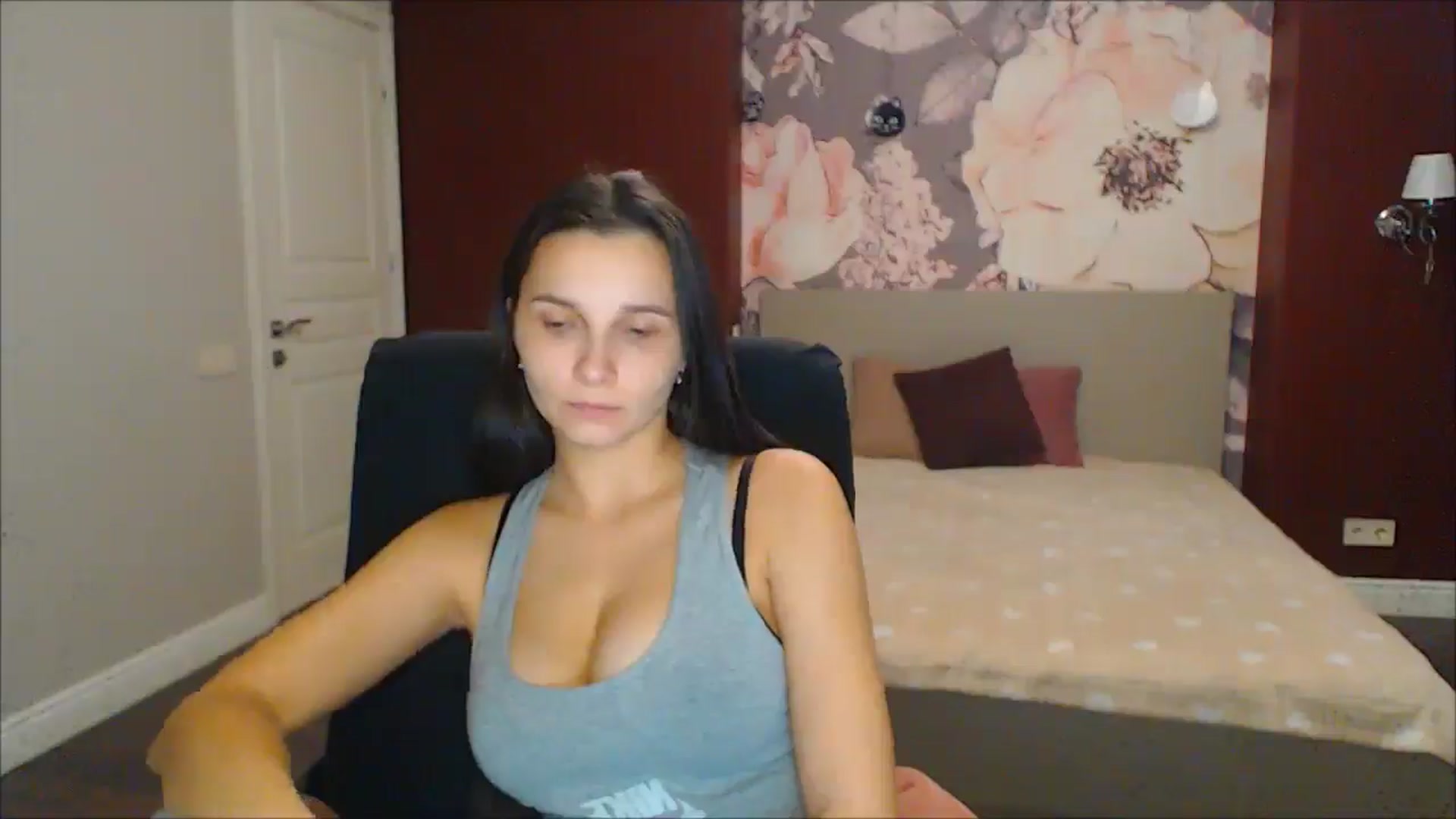 Gallery image thumbnail from Karina_Mils's myfreecams stream on, 12/30/2024, 07:51 image 12 of 20