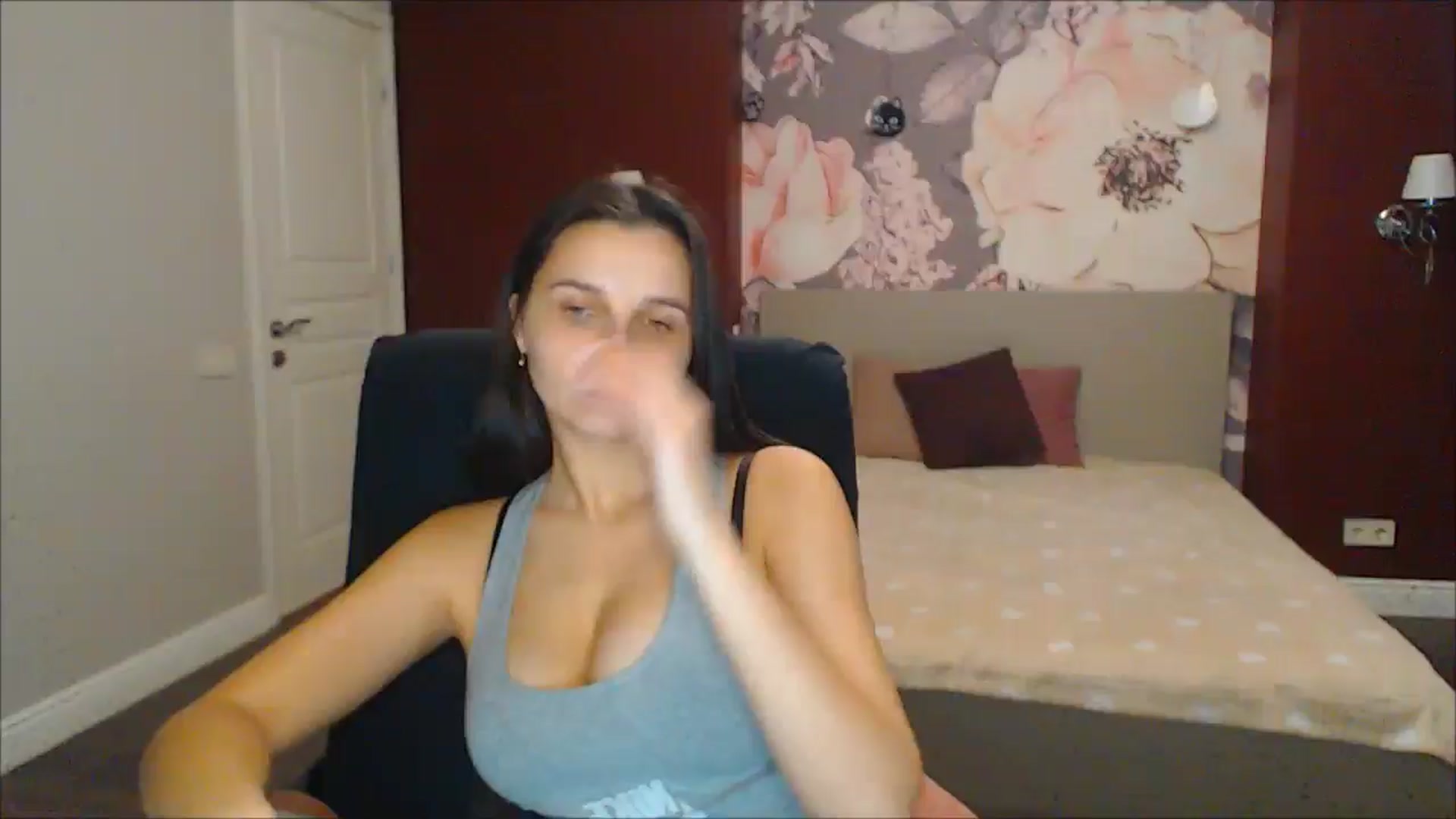 Gallery image thumbnail from Karina_Mils's myfreecams stream on, 12/30/2024, 07:51 image 13 of 20