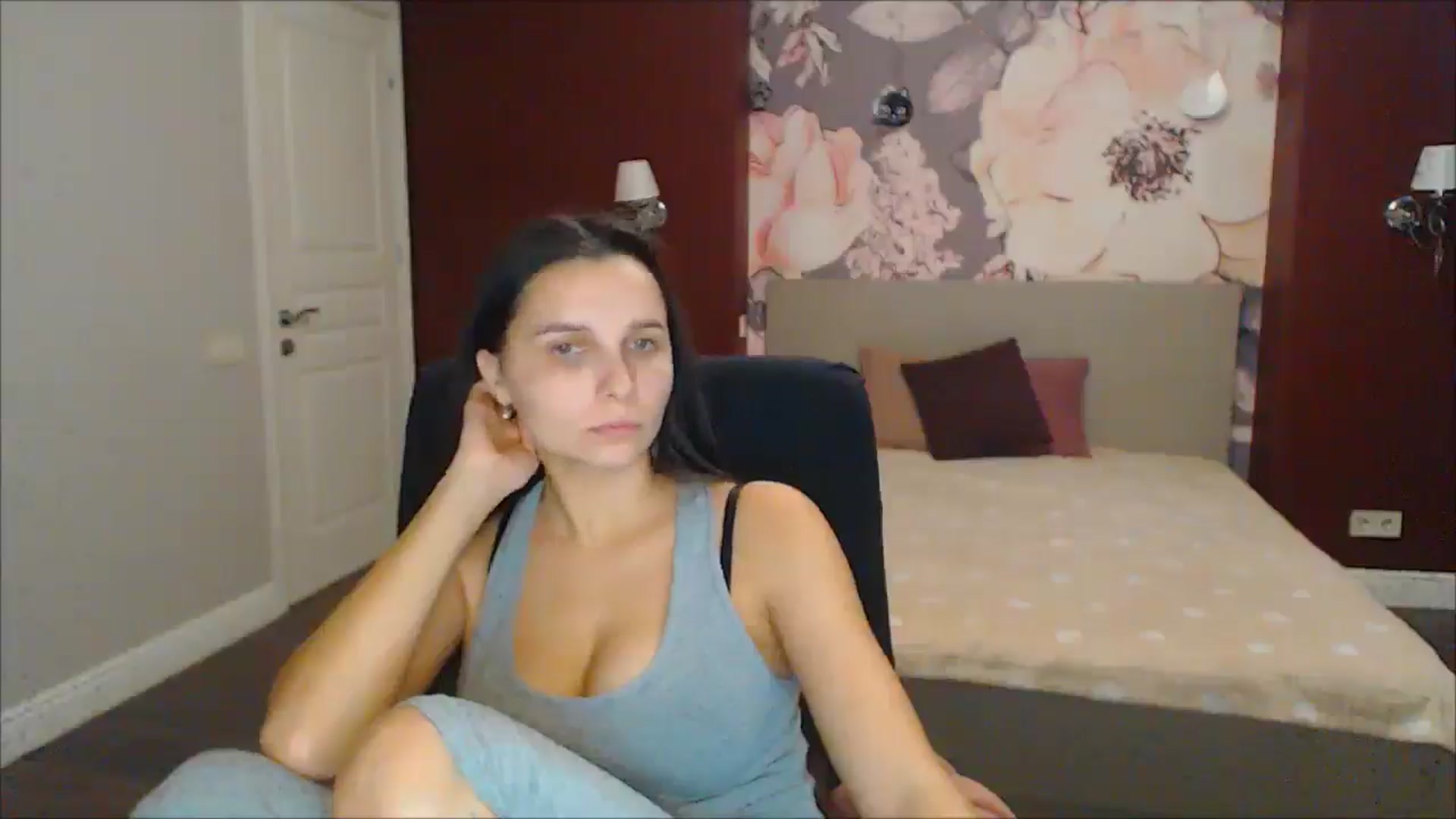 Gallery image thumbnail from Karina_Mils's myfreecams stream on, 12/30/2024, 09:11 image 11 of 20