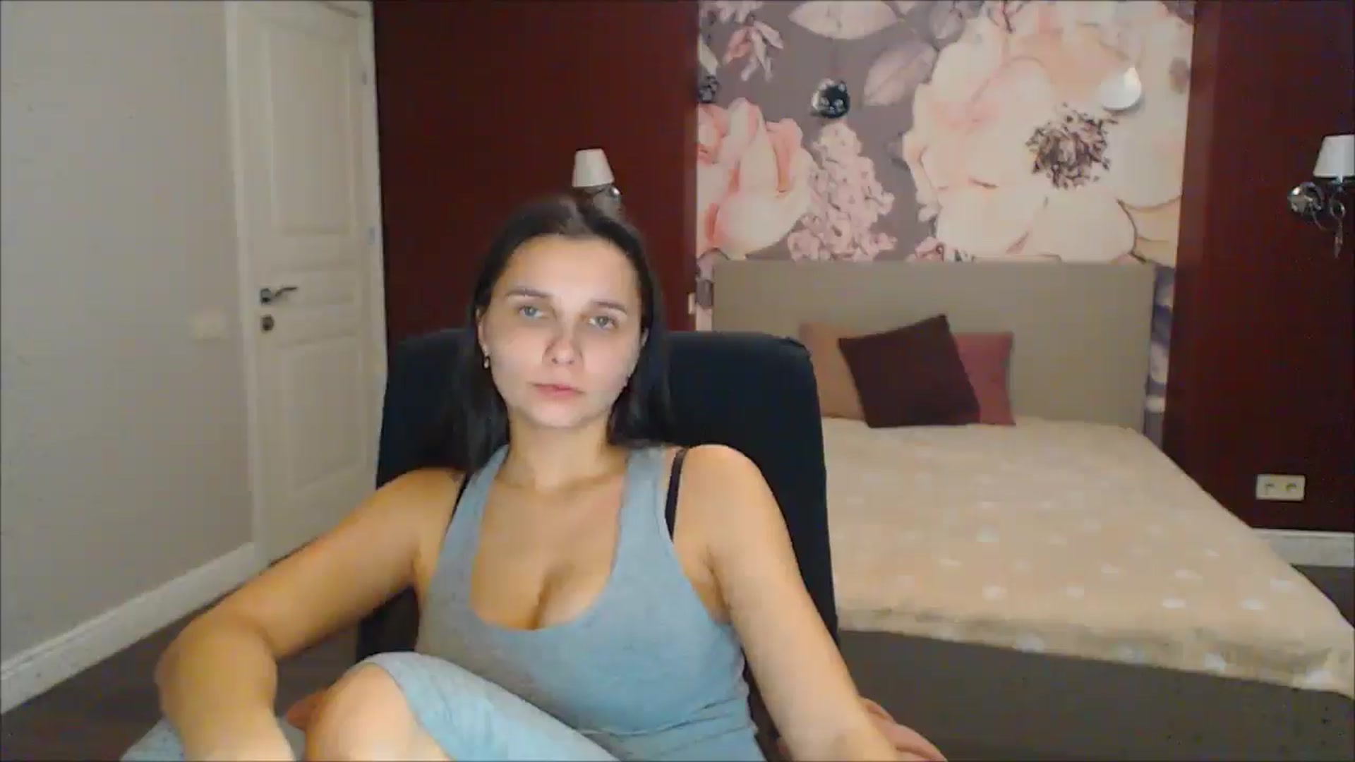 Gallery image thumbnail from Karina_Mils's myfreecams stream on, 12/30/2024, 09:11 image 18 of 20