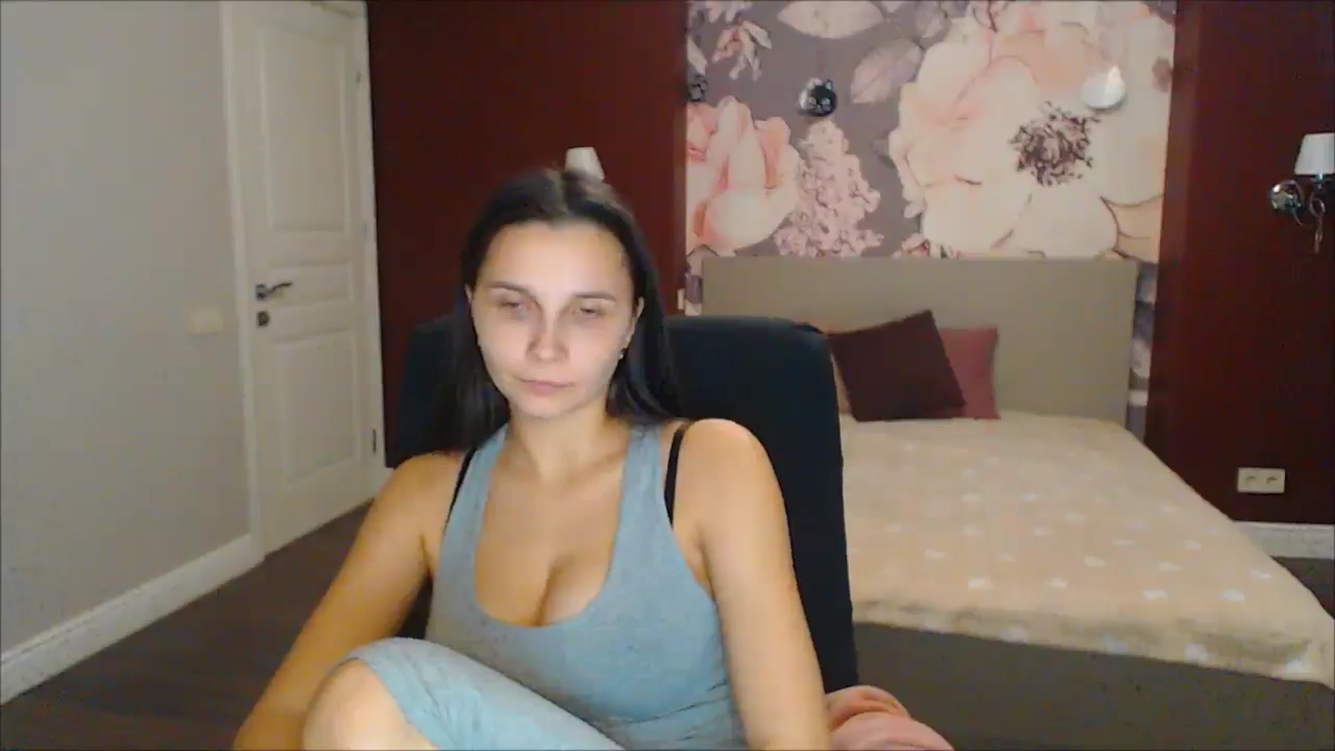 Gallery image thumbnail from Karina_Mils's myfreecams stream on, 12/30/2024, 09:11 image 4 of 20