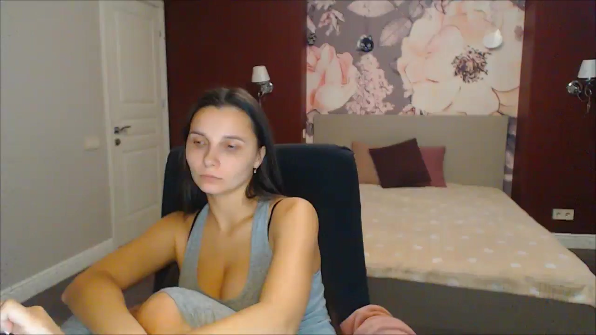 Gallery image thumbnail from Karina_Mils's myfreecams stream on, 12/30/2024, 09:11 image 13 of 20