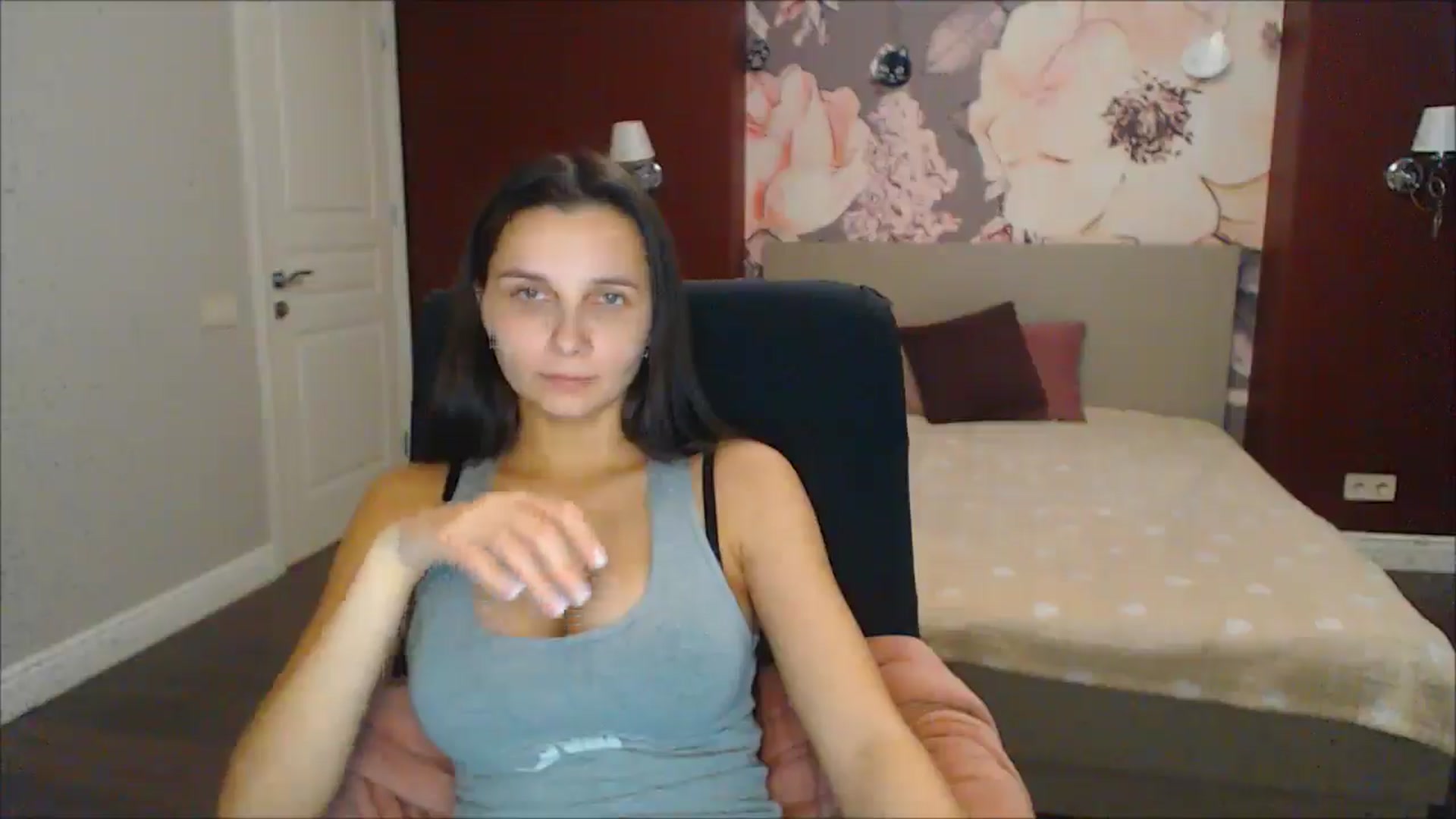 Gallery image thumbnail from Karina_Mils's myfreecams stream on, 12/30/2024, 10:29 image 14 of 20