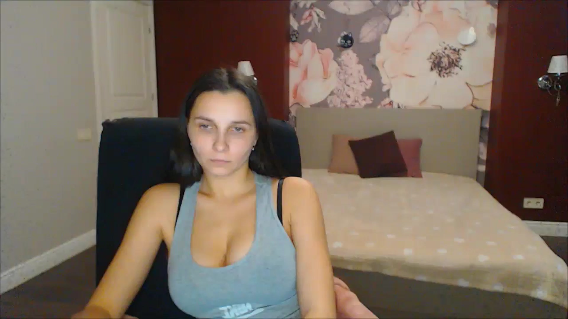 Gallery image thumbnail from Karina_Mils's myfreecams stream on, 12/30/2024, 11:22 image 11 of 20