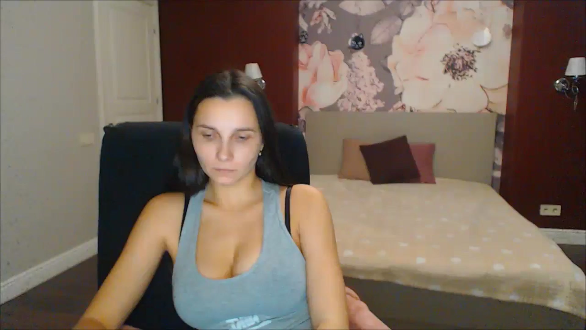 Gallery image thumbnail from Karina_Mils's myfreecams stream on, 12/30/2024, 11:22 image 12 of 20