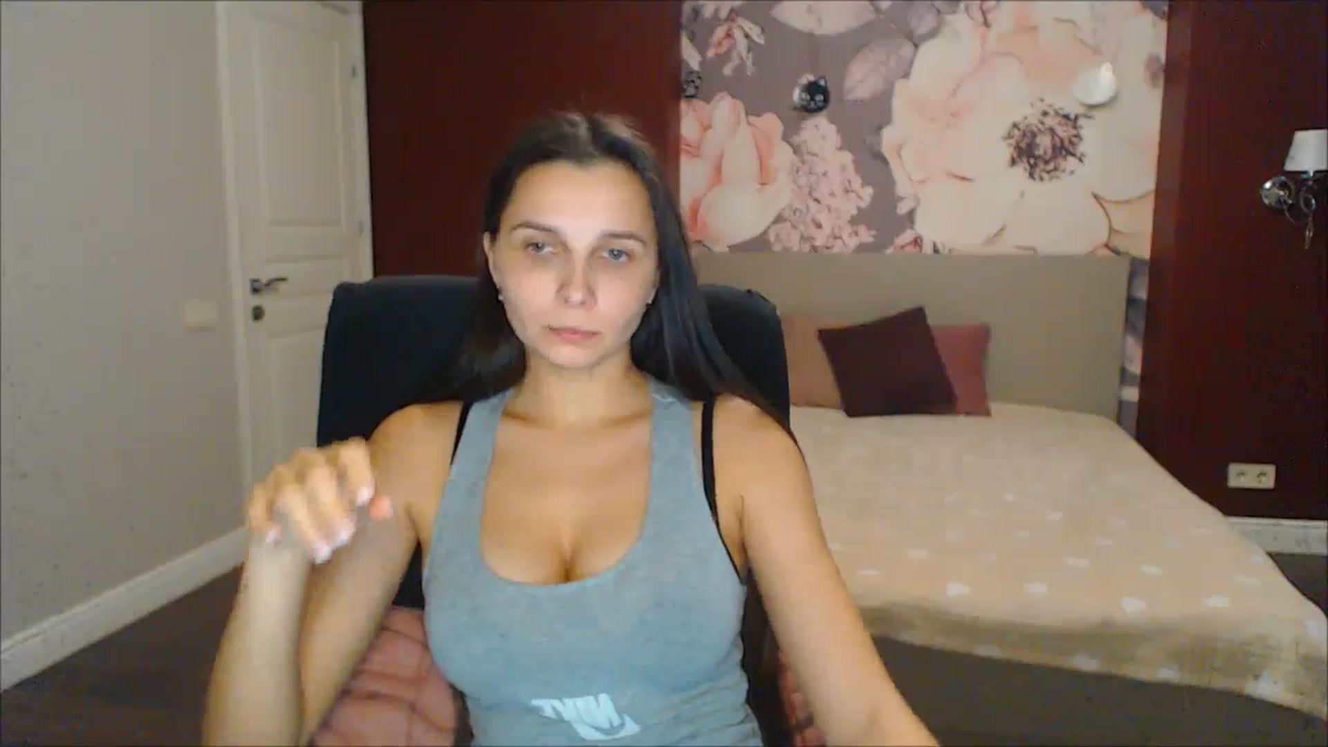 Gallery image thumbnail from Karina_Mils's myfreecams stream on, 12/30/2024, 11:22 image 16 of 20