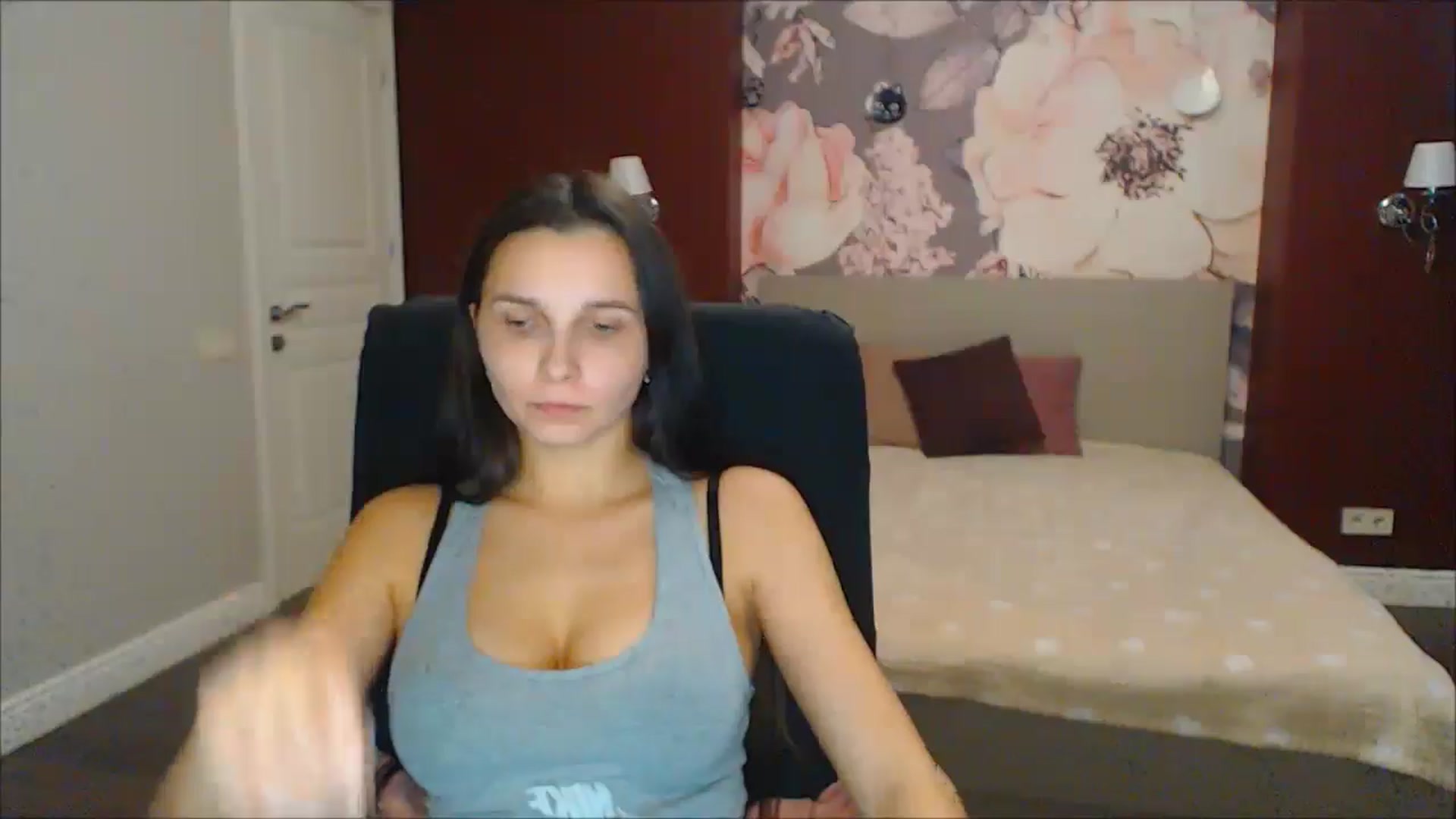 Gallery image thumbnail from Karina_Mils's myfreecams stream on, 12/30/2024, 11:22 image 9 of 20