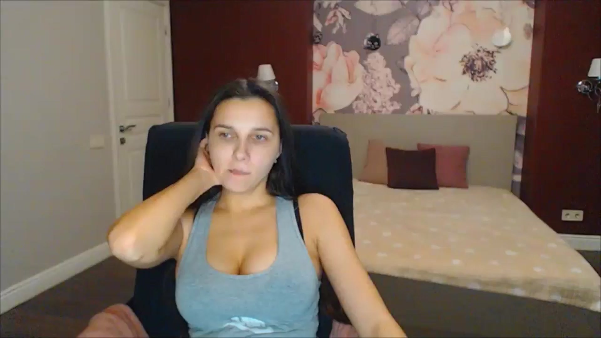 Gallery image thumbnail from Karina_Mils's myfreecams stream on, 12/30/2024, 15:48 image 5 of 20