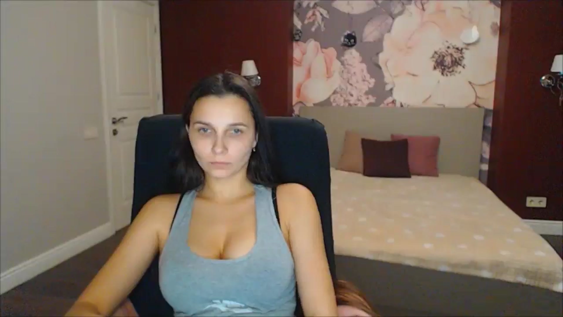 Gallery image thumbnail from Karina_Mils's myfreecams stream on, 12/30/2024, 15:48 image 8 of 20
