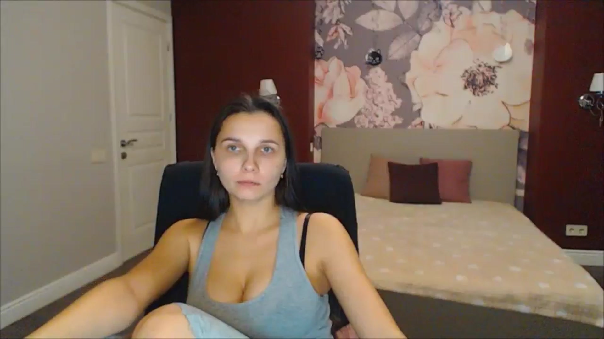 Gallery image thumbnail from Karina_Mils's myfreecams stream on, 12/30/2024, 16:12 image 8 of 20