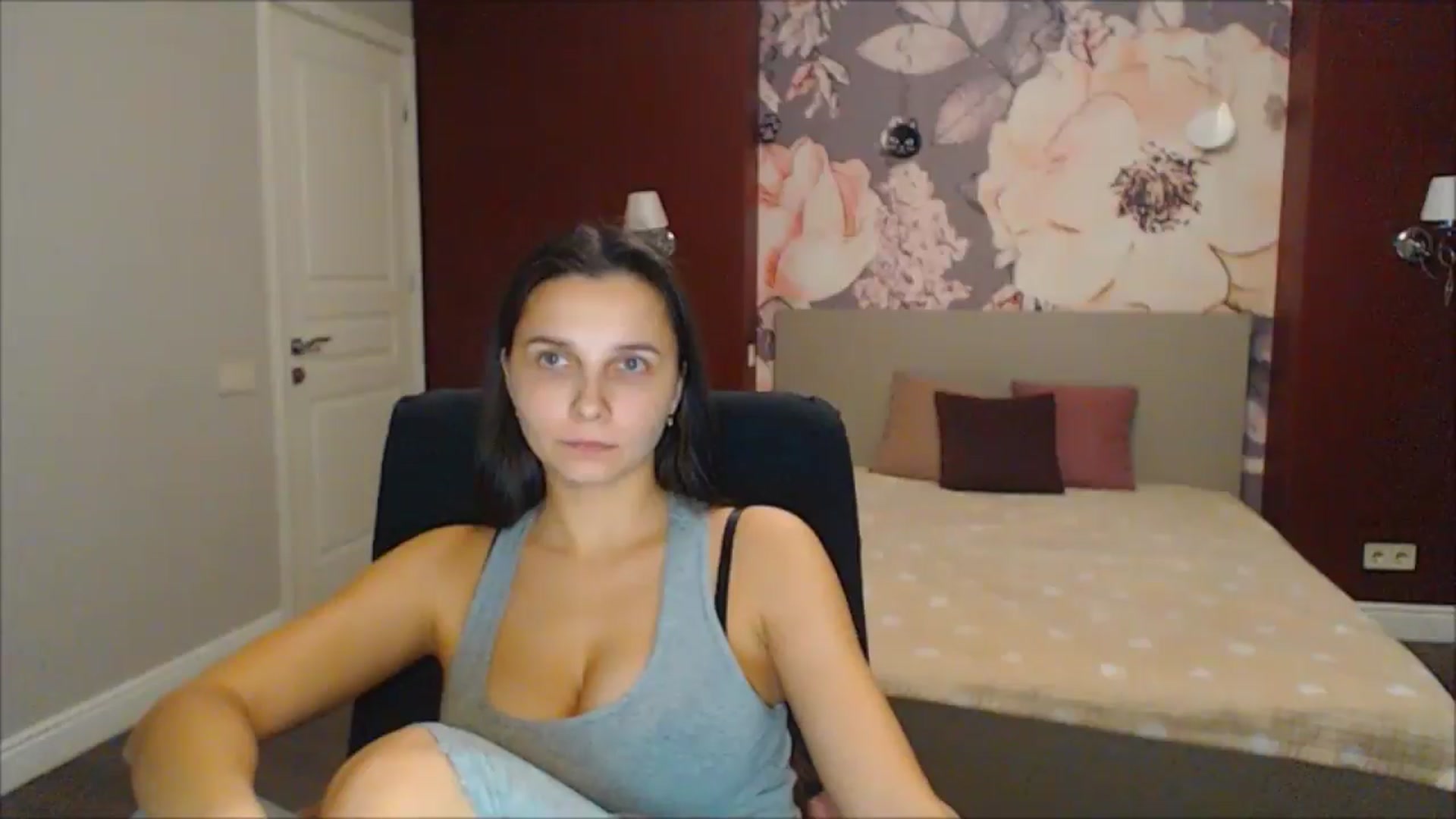 Gallery image thumbnail from Karina_Mils's myfreecams stream on, 12/30/2024, 16:12 image 2 of 20