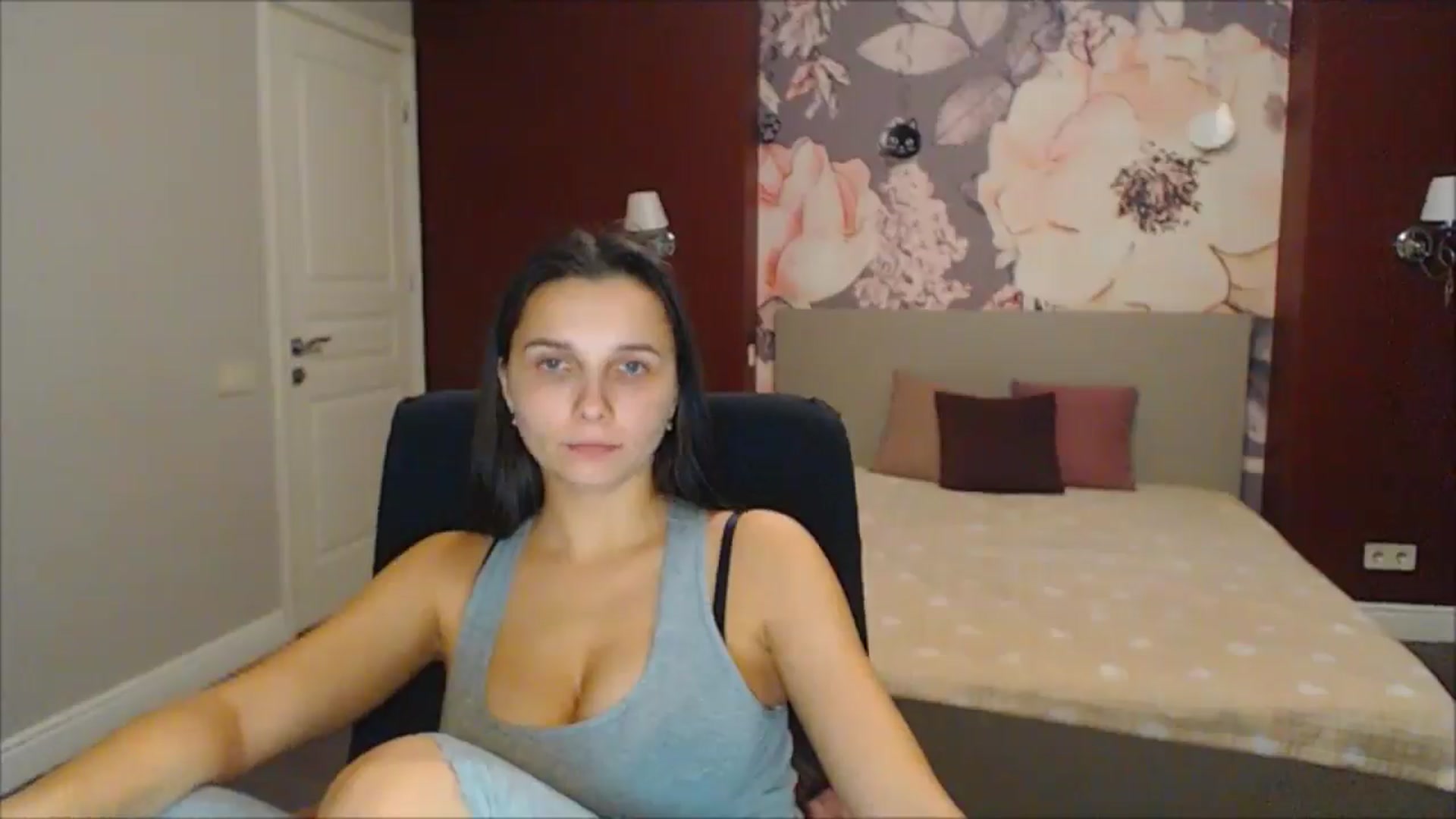 Gallery image thumbnail from Karina_Mils's myfreecams stream on, 12/30/2024, 16:12 image 15 of 20