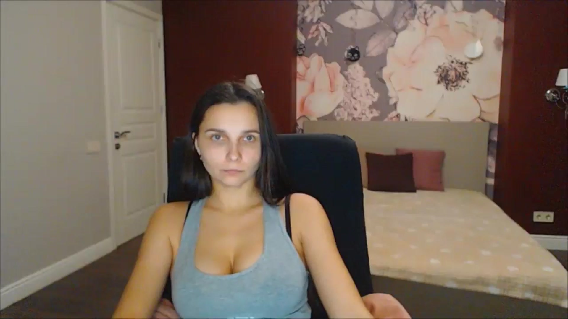 Gallery image thumbnail from Karina_Mils's myfreecams stream on, 12/30/2024, 16:12 image 20 of 20